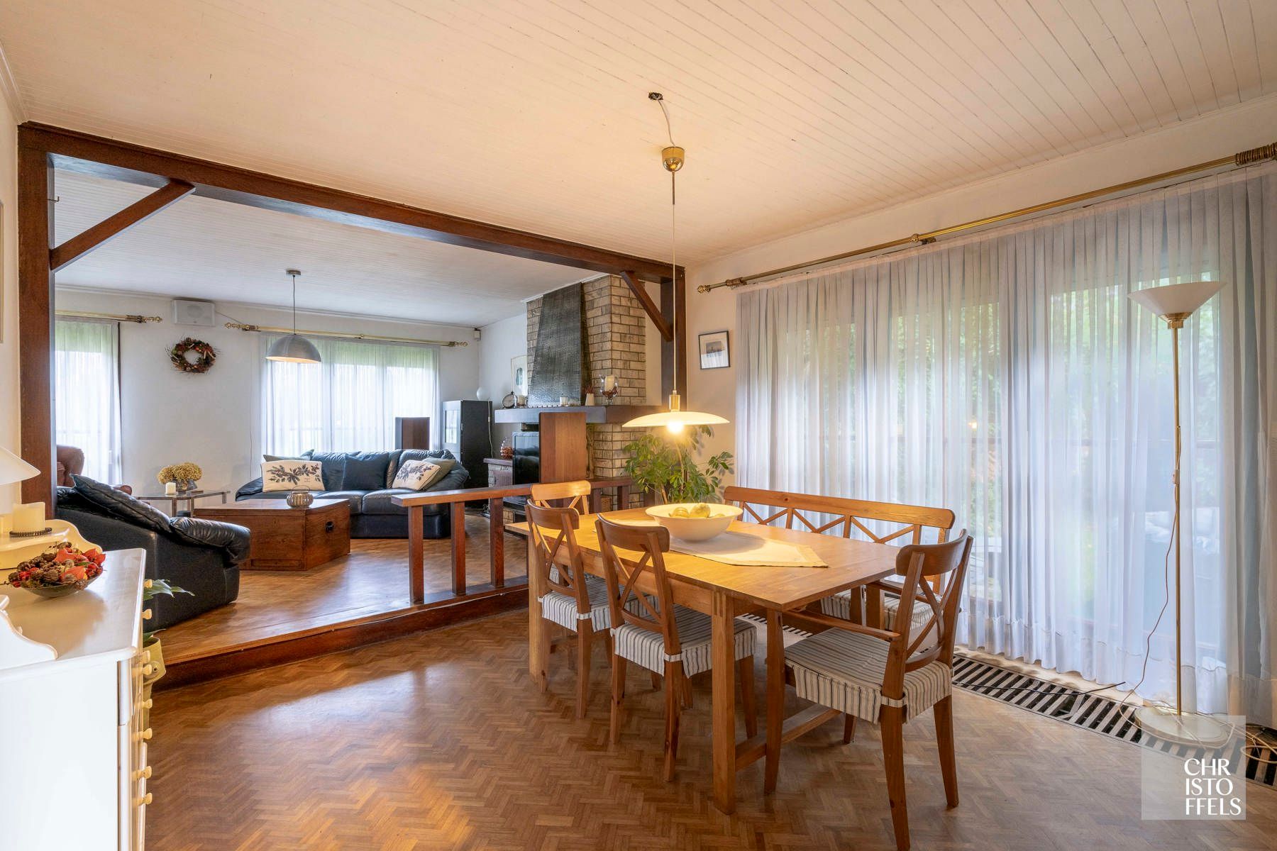 Op te frissen laagbouwvilla op een perceel van 1.257m² in het groen!  foto 4