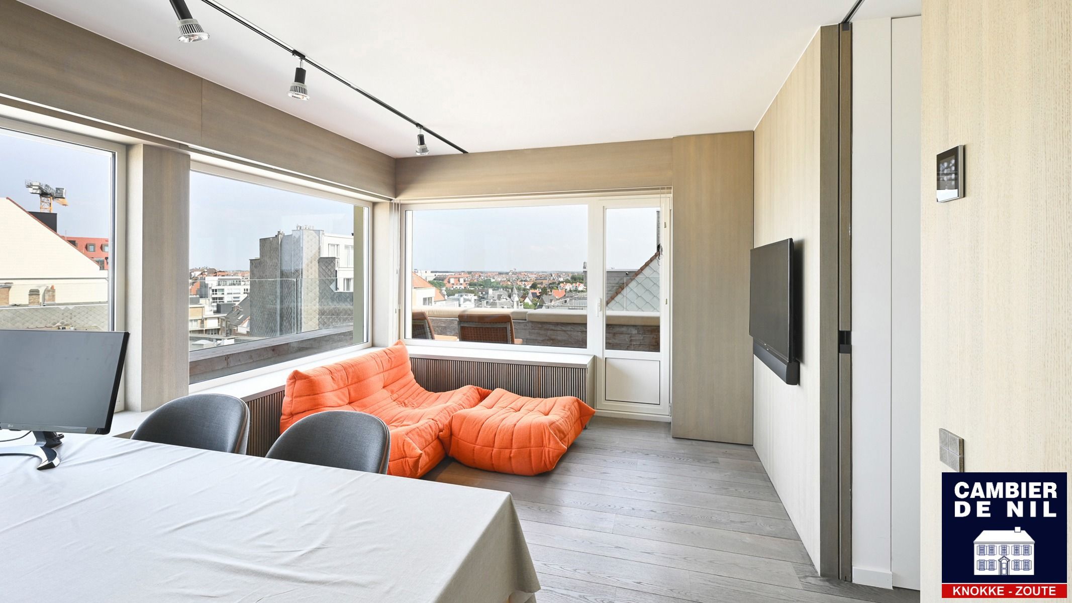Prachtig hoekappartement met panoramische zichten foto 27