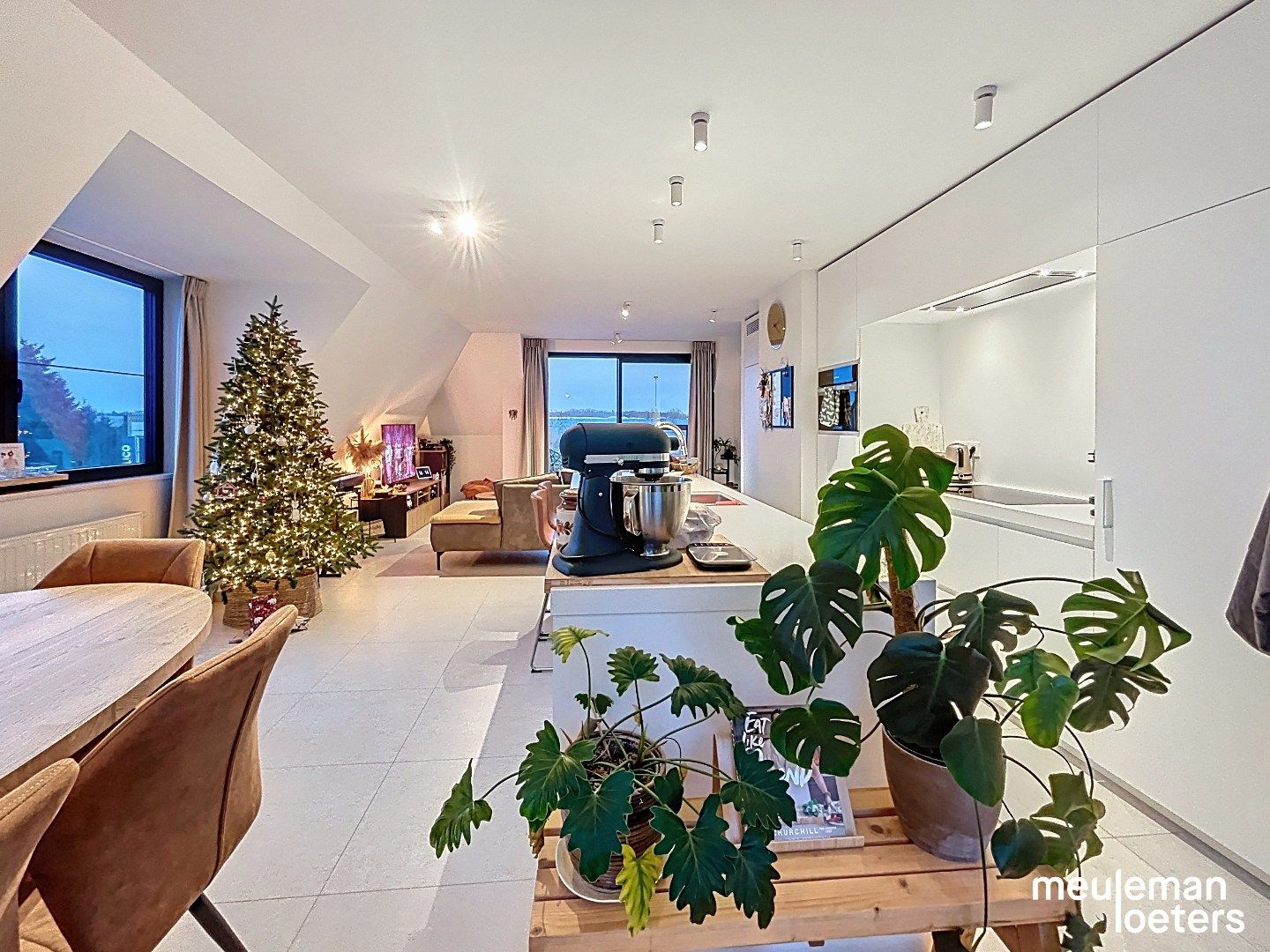 Prachtig appartement met zéér hoge afwerking foto 3