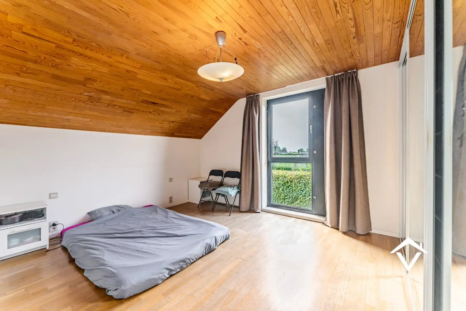 Instapklare woning met 6 slaapkamers op een topligging te Koekelare  foto 12