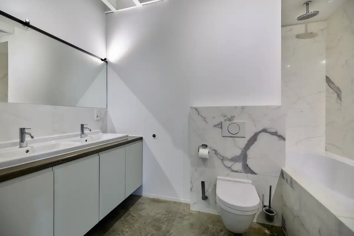 Exceptioneel en luxueus gerenoveerd 19e eeuws duplex dakappartement midden in de binnenstad. foto 16