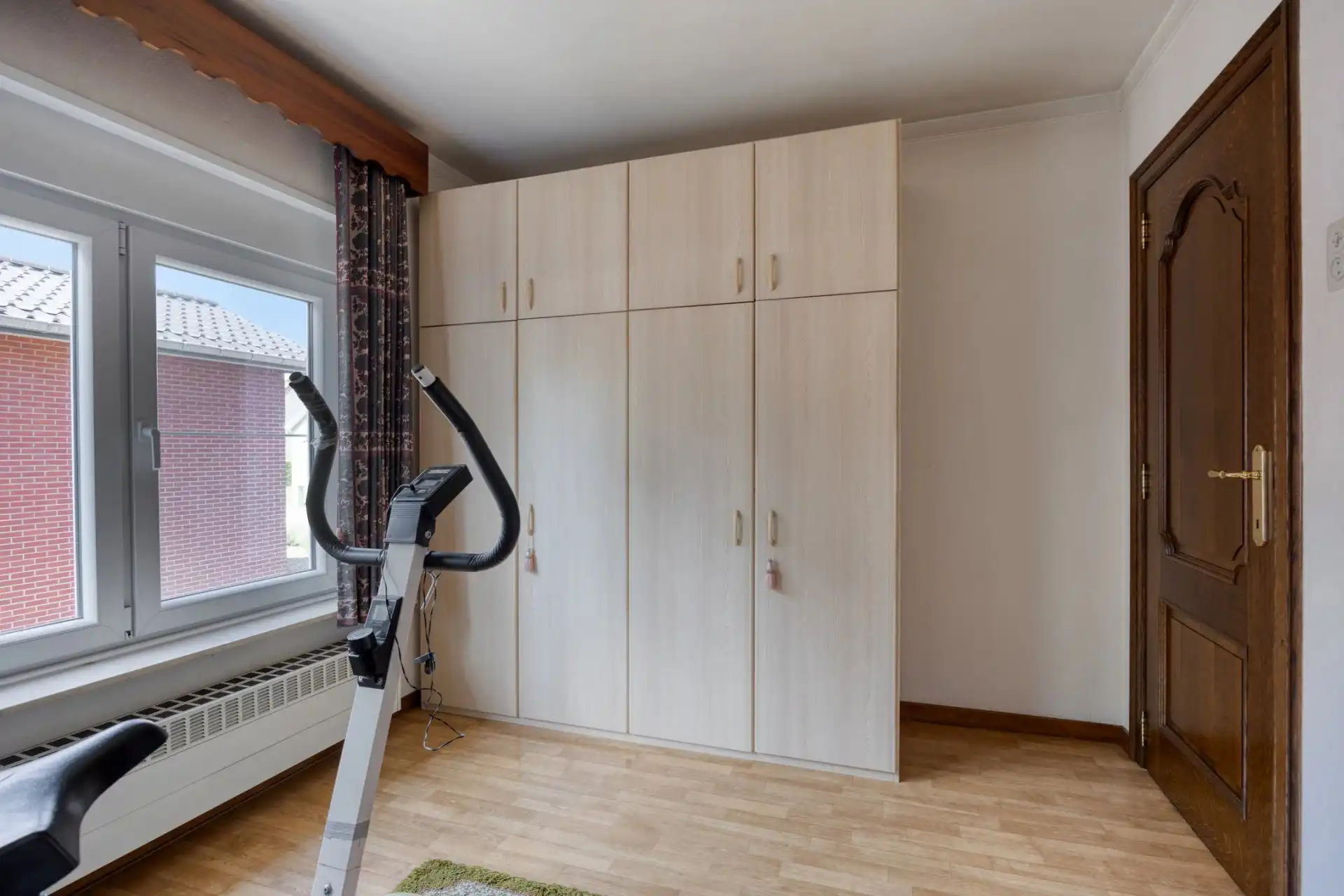 LICHTRIJKE SPLIT-LEVEL WONING MET 3 SLK'S OP HOEKPERCEEL VAN 8A13CA IN NEEROETEREN foto 21