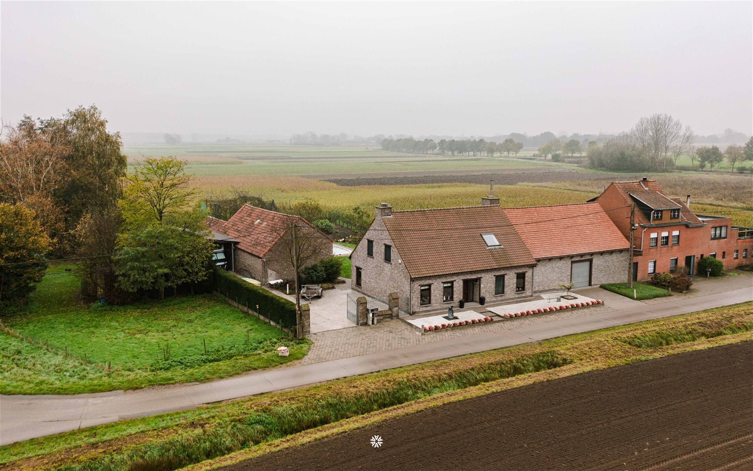 Ontdek deze landelijk gelegen woning te Vrasene foto 3