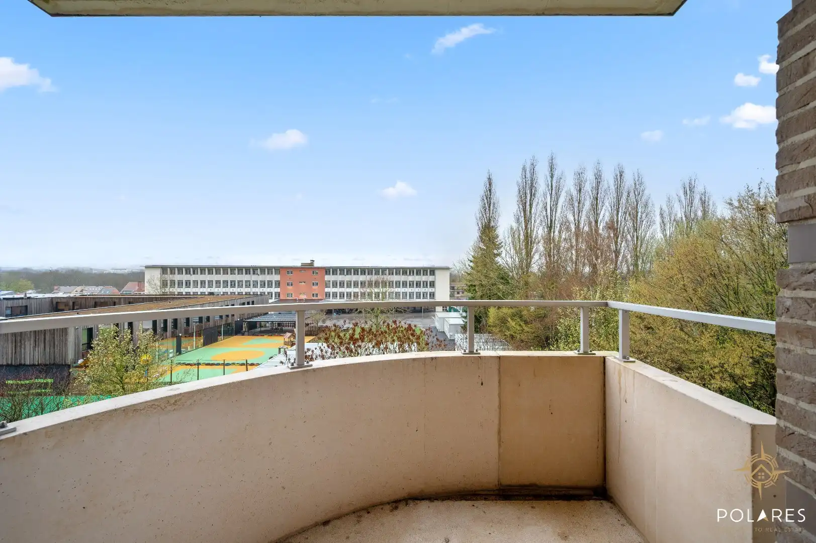 Goed gelegen appartement met zuidgericht terras foto {{pictureIndex}}