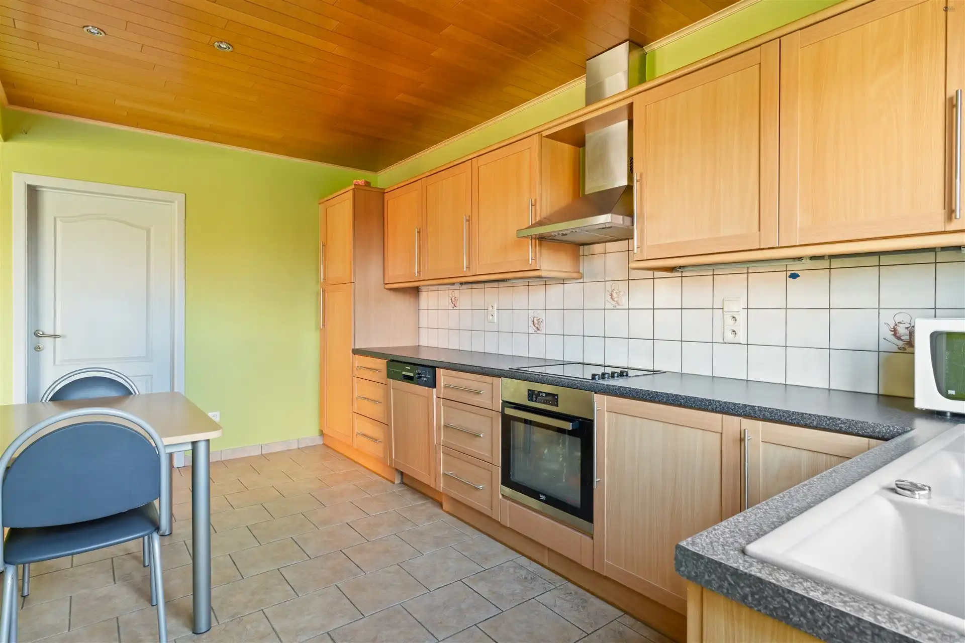 Goed onderhouden HOB met 3 slaapkamers op een ruim perceel foto 9