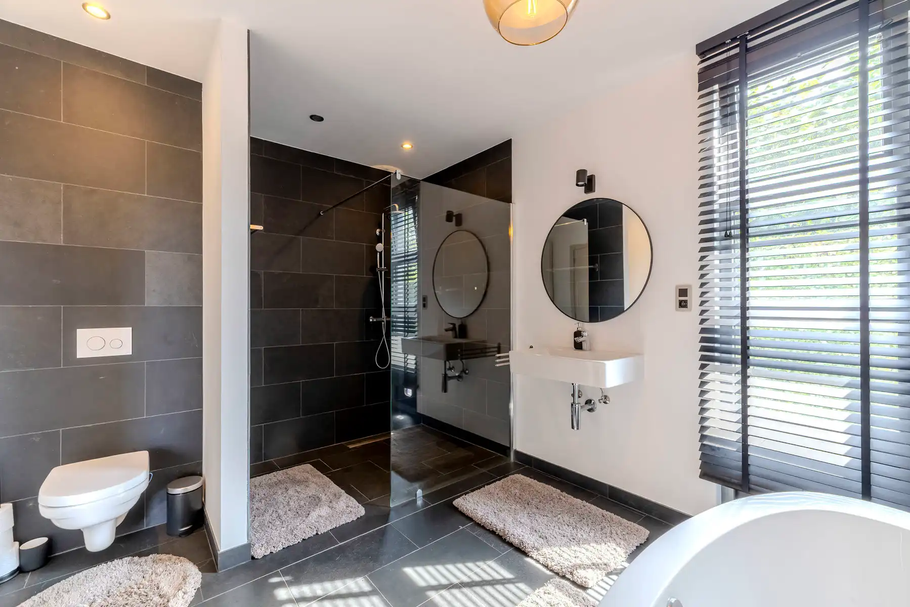 Moderne villa met zwembad op 1.282m² foto 16