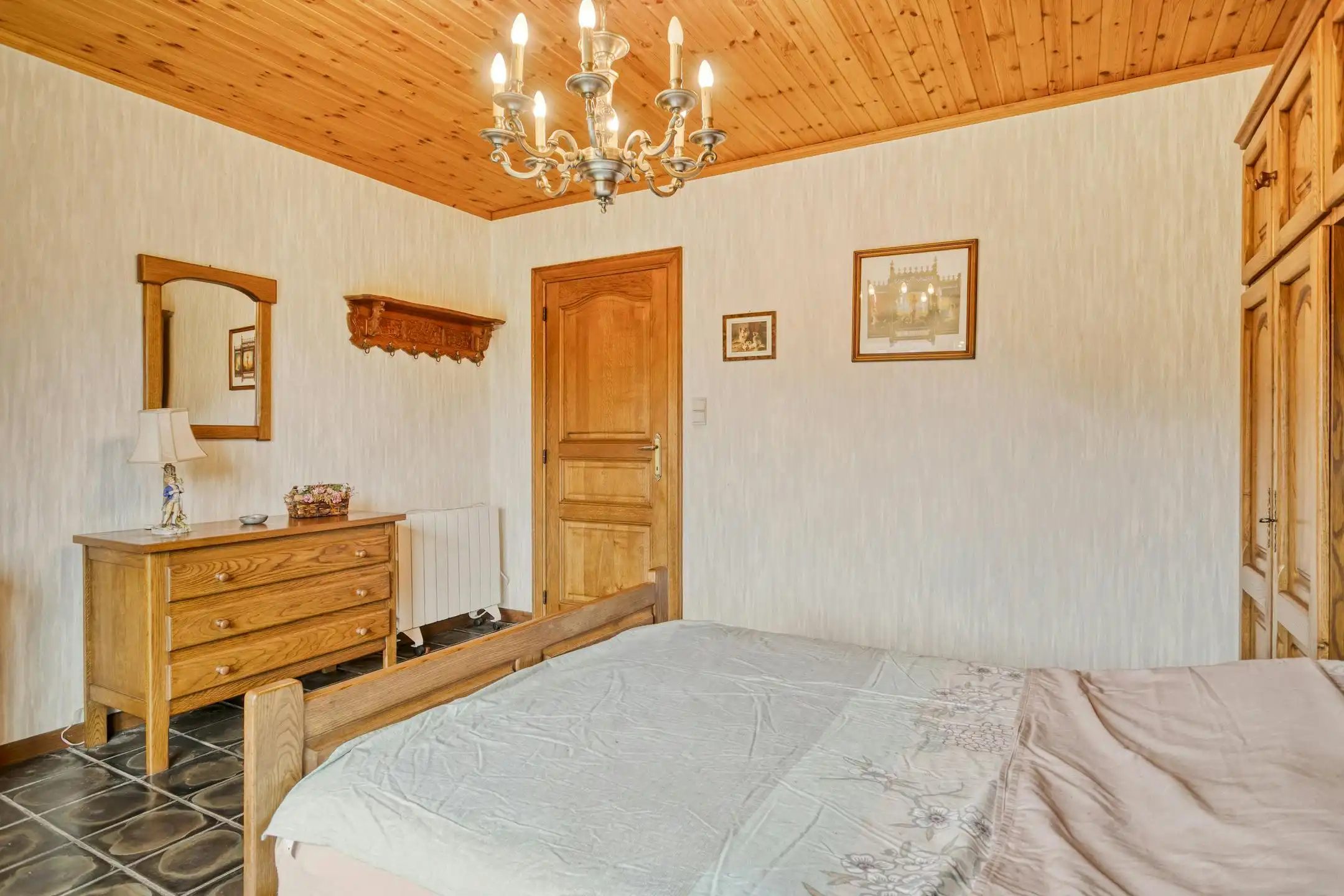 Gelijkvloers huis op ruim perceel te koop in Waregem foto 10