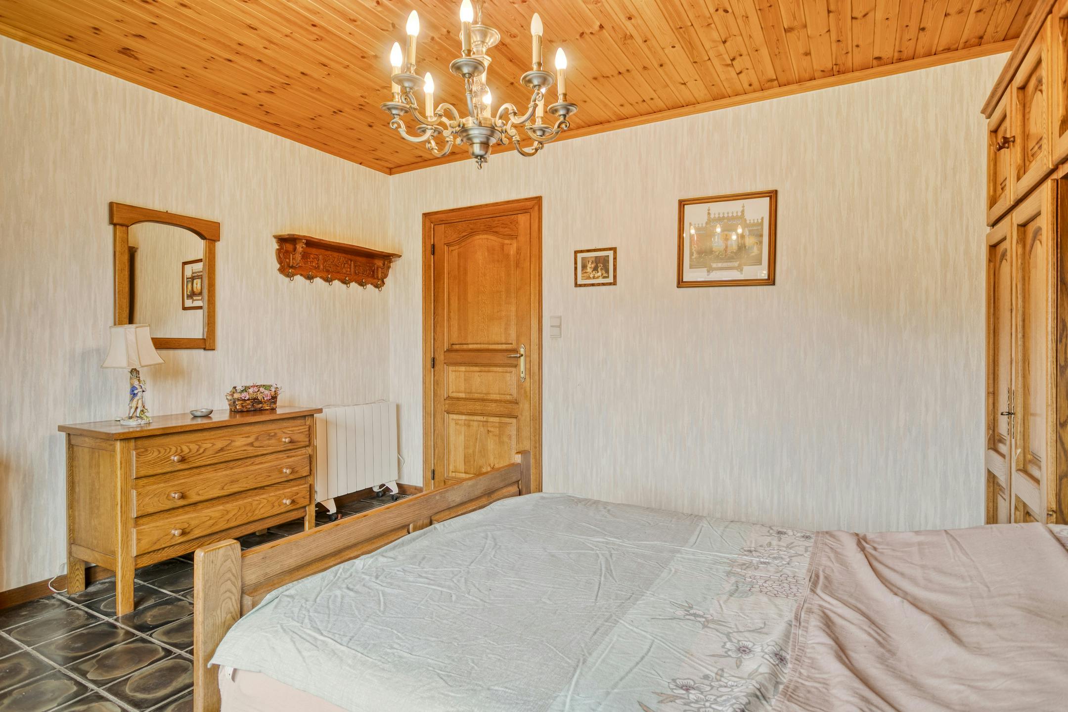 Gelijkvloers huis op ruim perceel te koop in Waregem foto 10