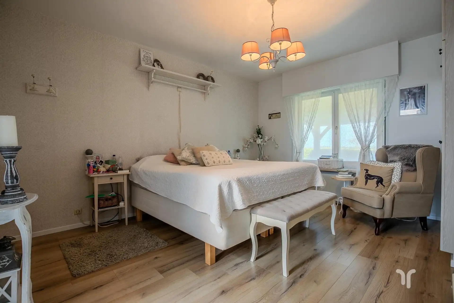 Zeer verzorgde, instapklare, volledig gerenoveerde open bebouwing met 5 slaapkamers. foto 15