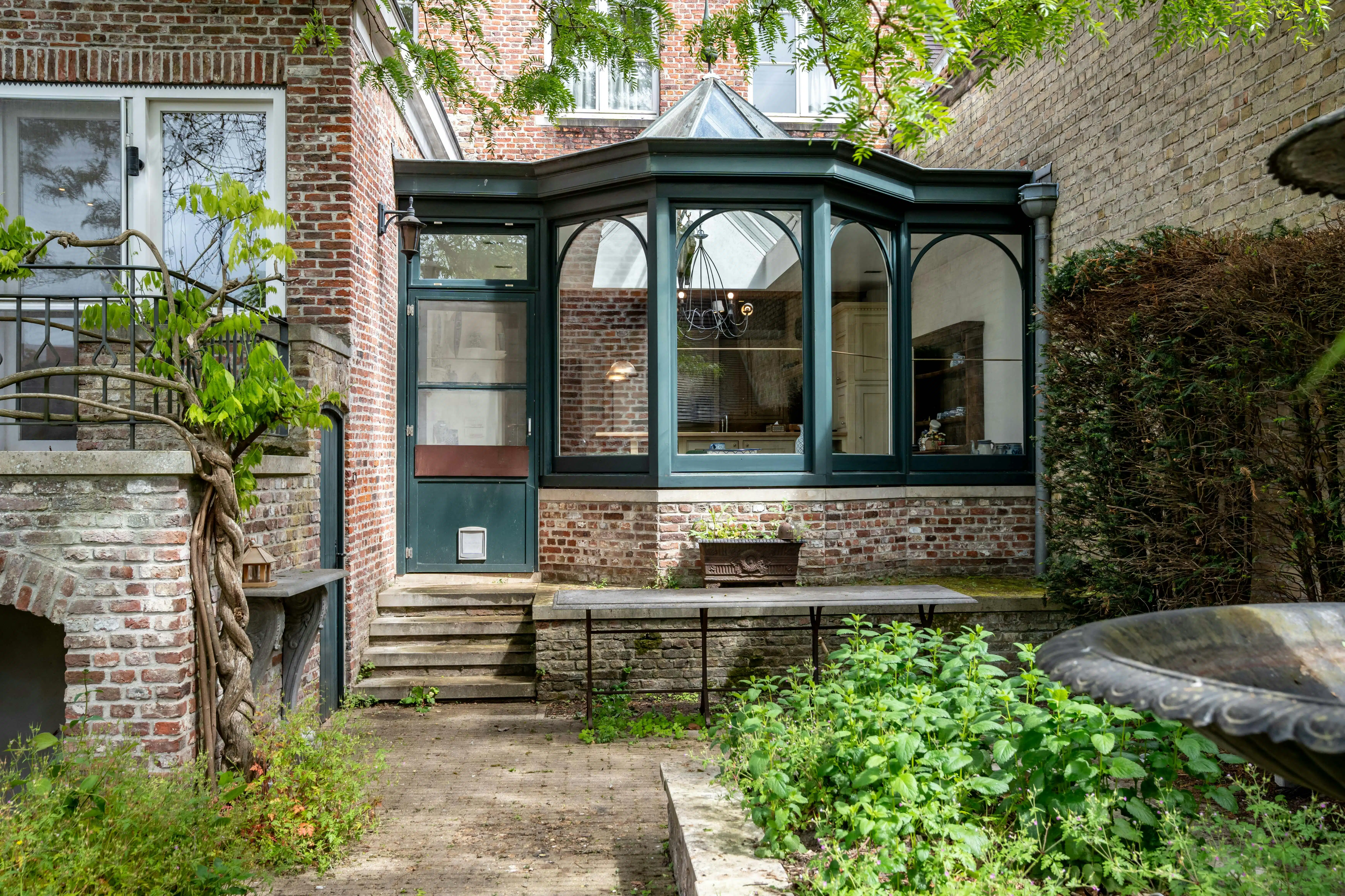 Exclusief herenhuis te koop in hartje brugge foto 9