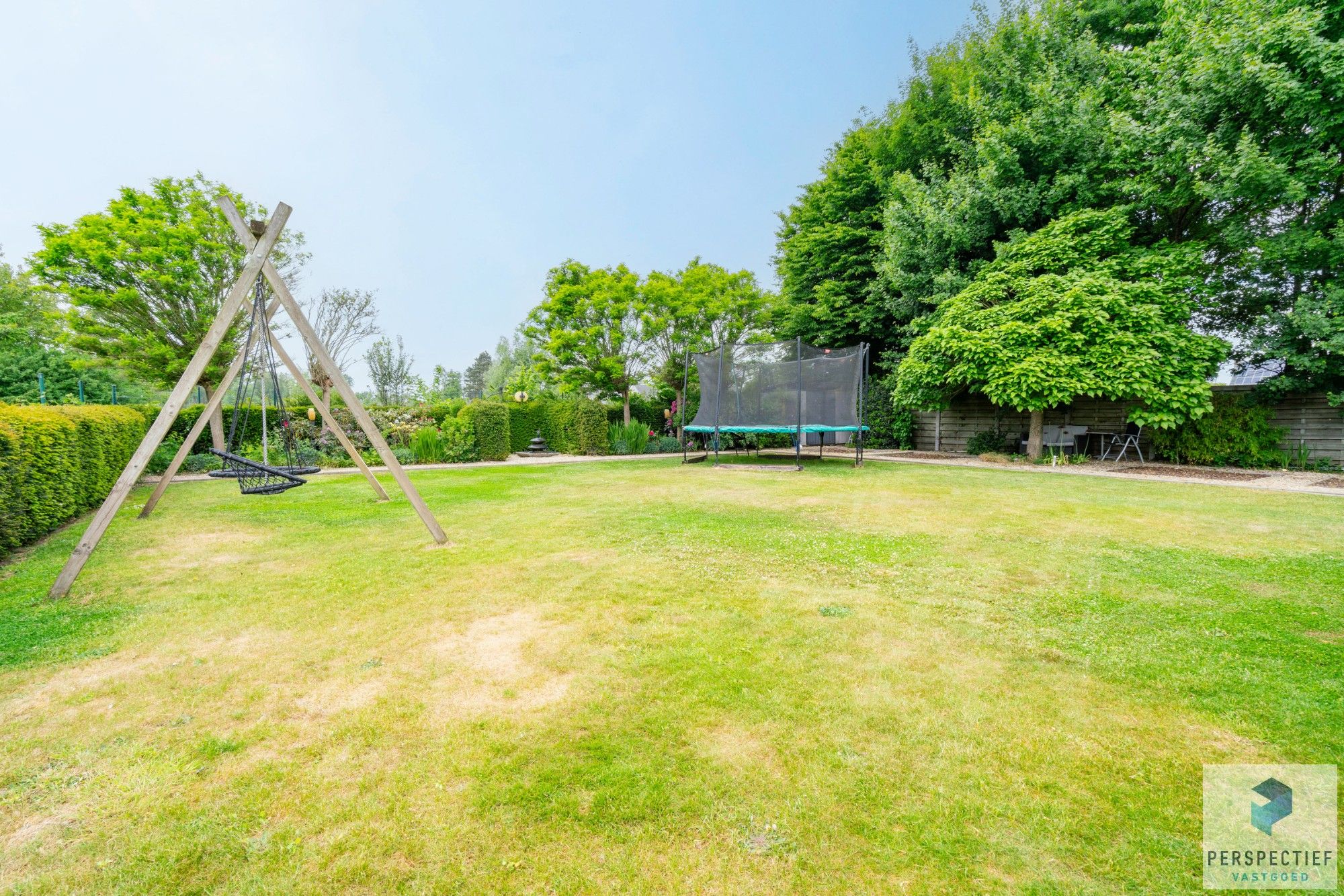 Handelspand met Winkelruimte, Magazijn en Woonst op 1.682 m² foto 12