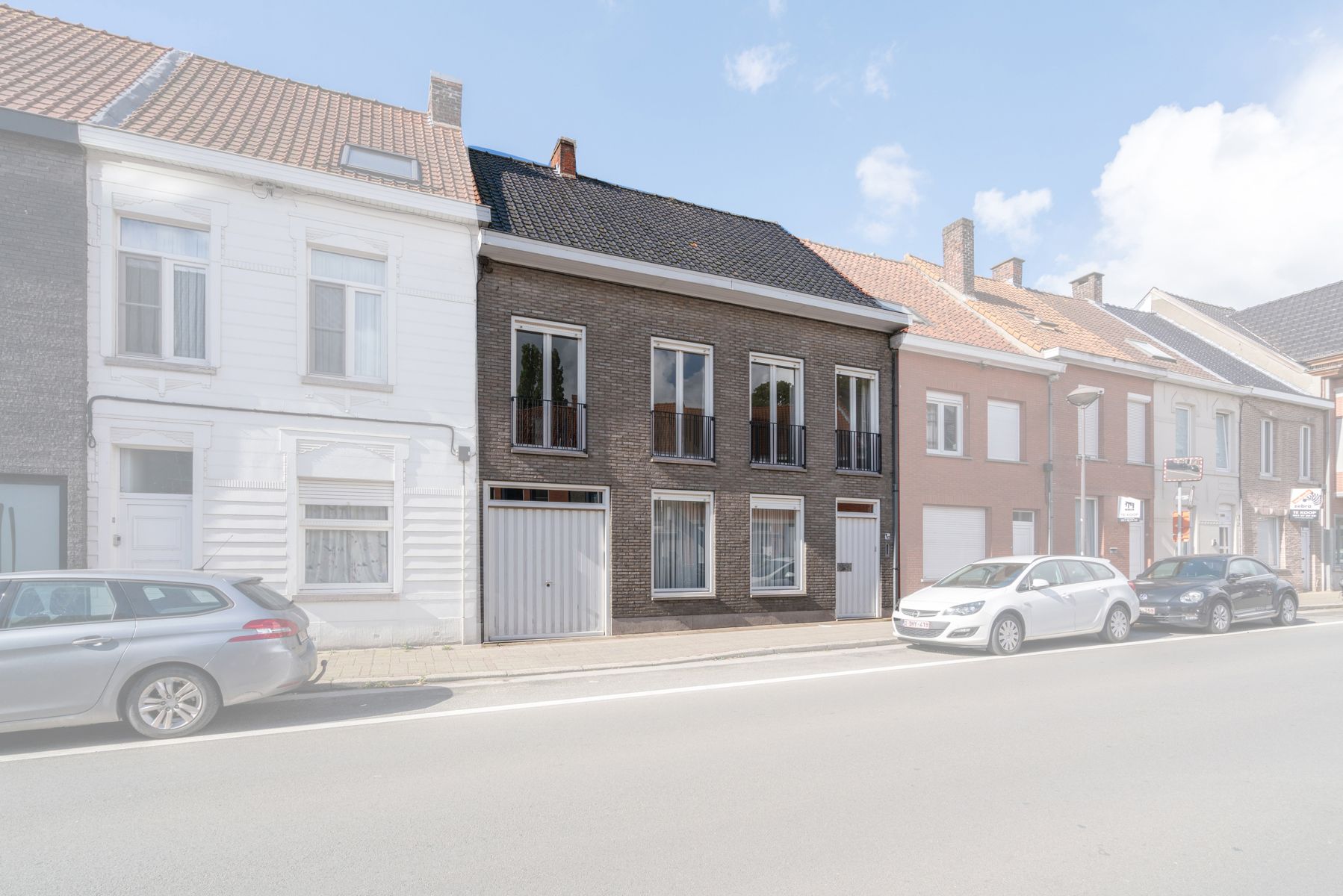 Karaktervolle ruime woning  met bijgebouw/atelier en stadstuin in het centrum foto 1