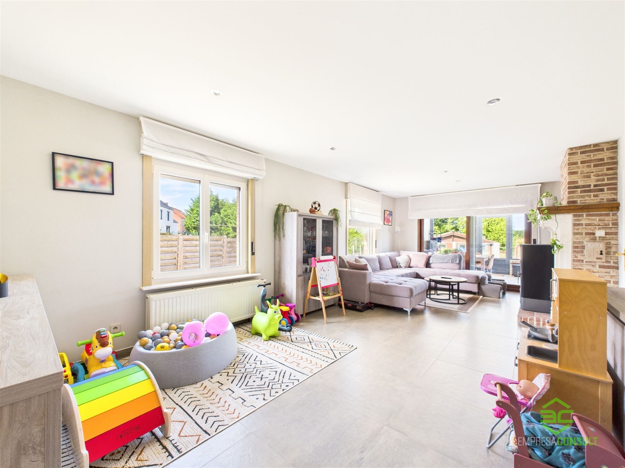 Instapklare gelijkvloerse woning met 3 slpk op 10a 21ca! foto 13