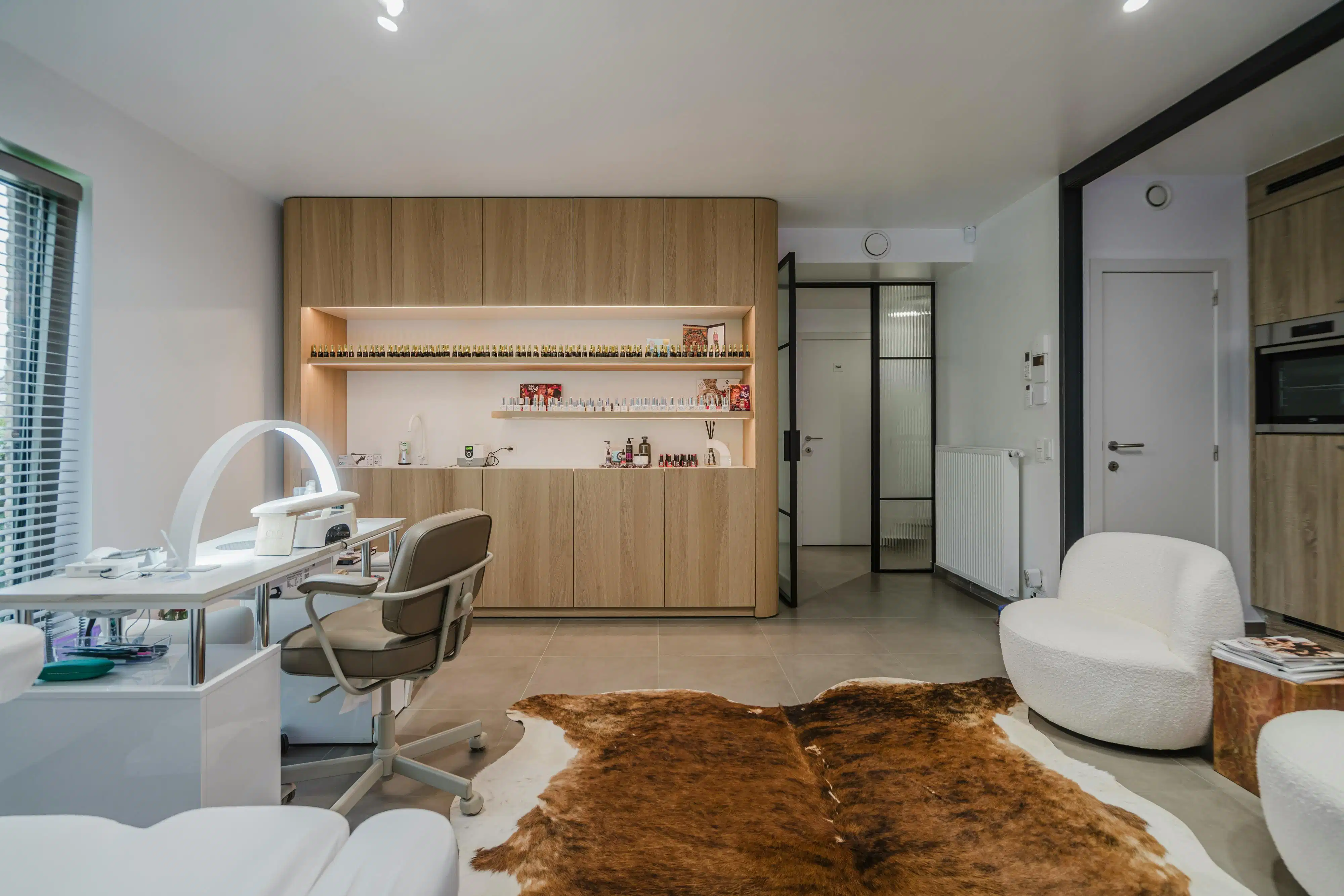 Instapklaar appartement met tuin en staanplaatsen in Heule! foto {{pictureIndex}}