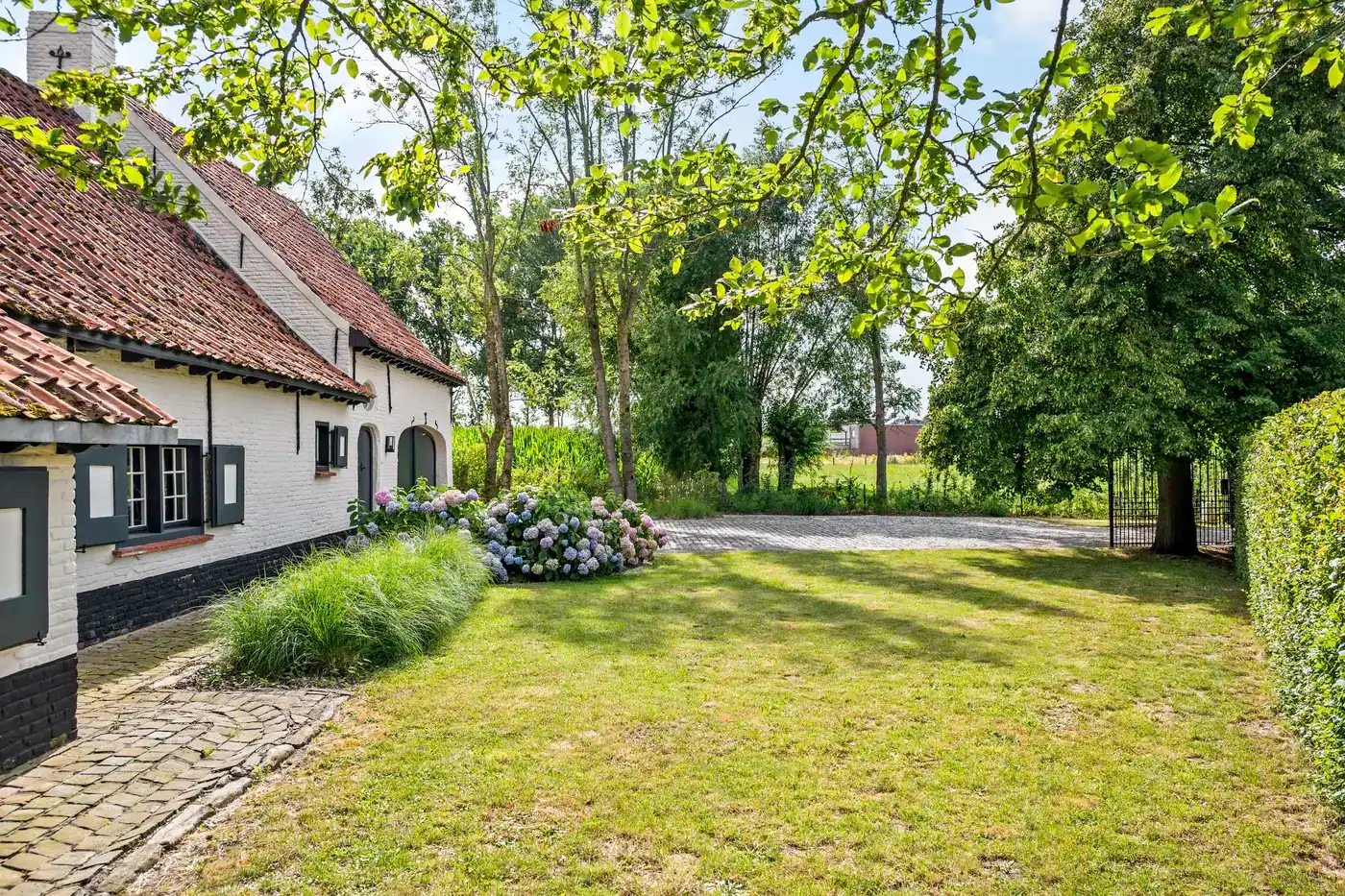 Exclusieve landelijke villa met paardenaccommodatie op ca 1,6ha foto 35