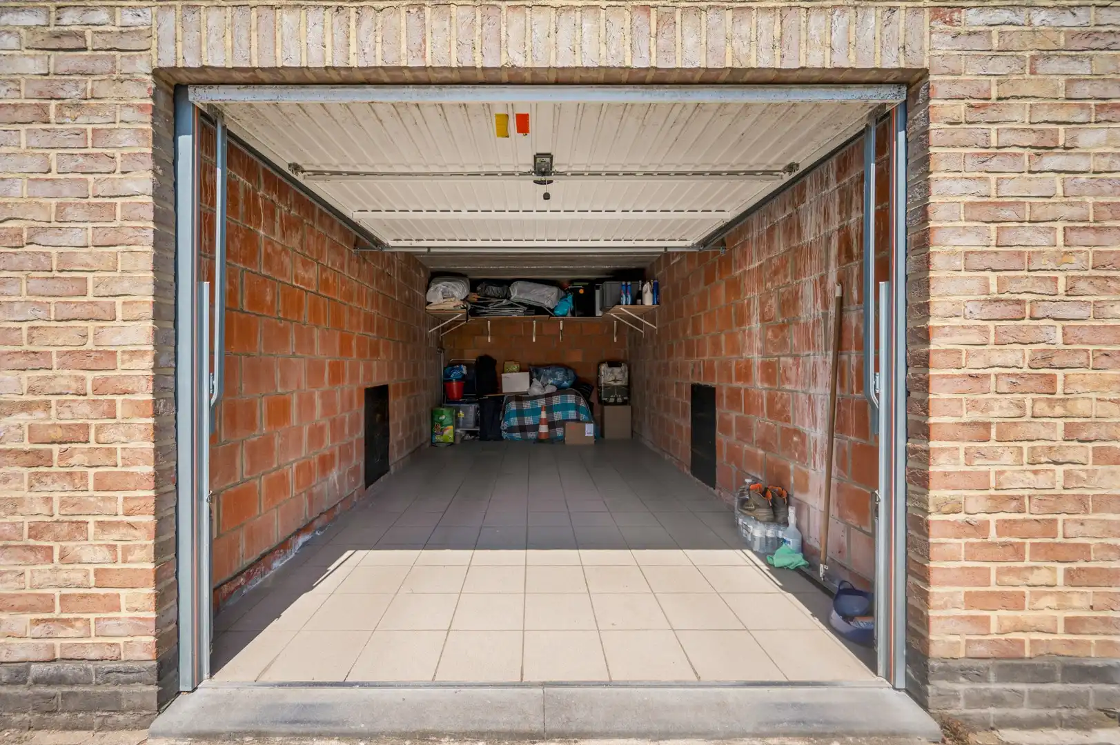 Instapklaar app met 2 slaapkamers, terras en garage, rustig en centraal gelegen te Lier! foto 17