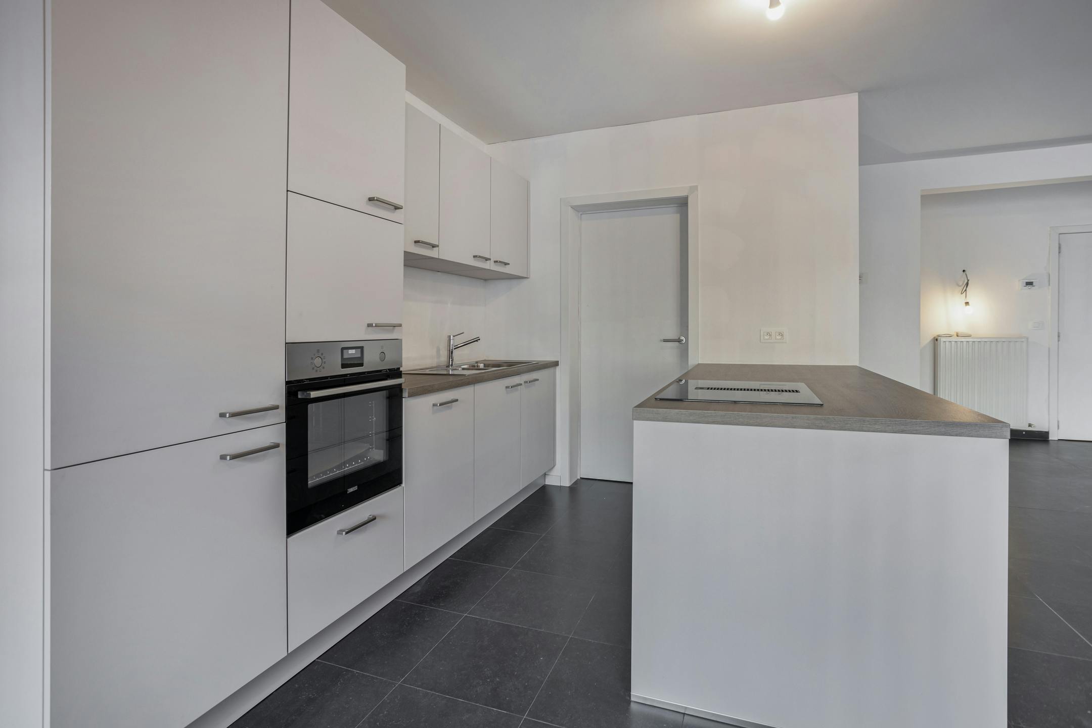 Gerenoveerd appartement met 3 slaapkamers in Boom foto 5