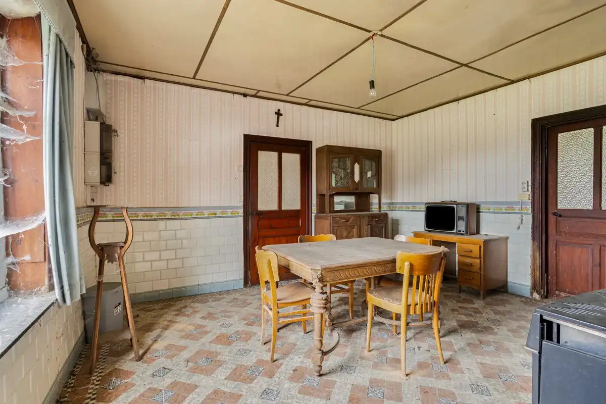 Te renoveren hoeve met schuren op ca. 1,3ha! foto 4