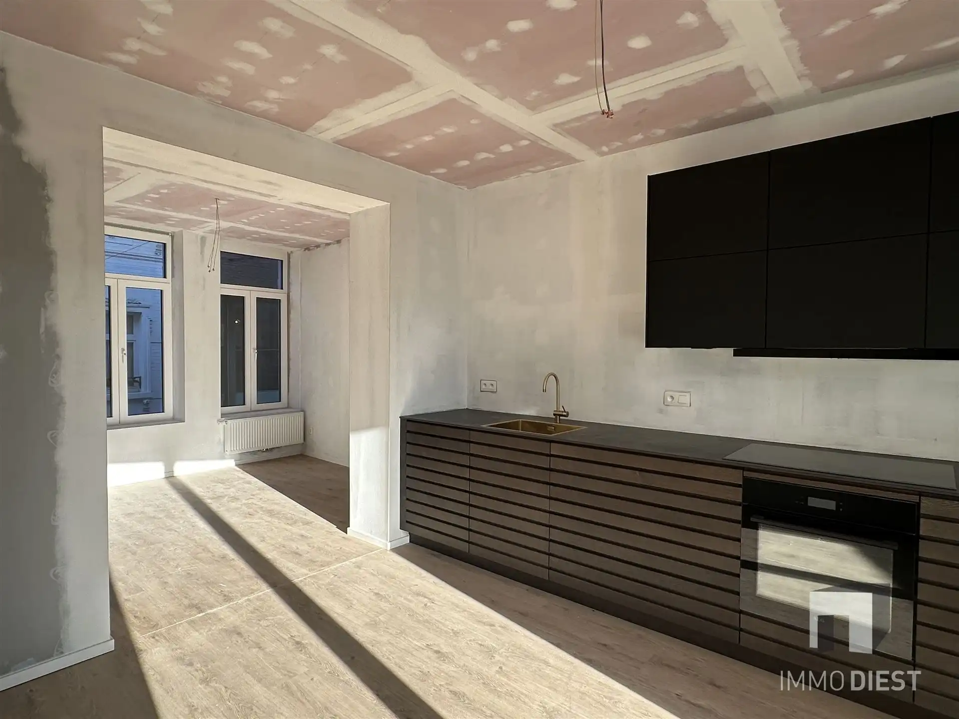 Knap appartement met terras en 2 slpks - centrum Diest - veel lichtinval foto 6