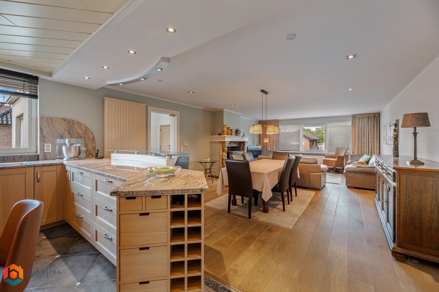 Handelsgelijkvloers met garage & woonst op toplocatie foto 13