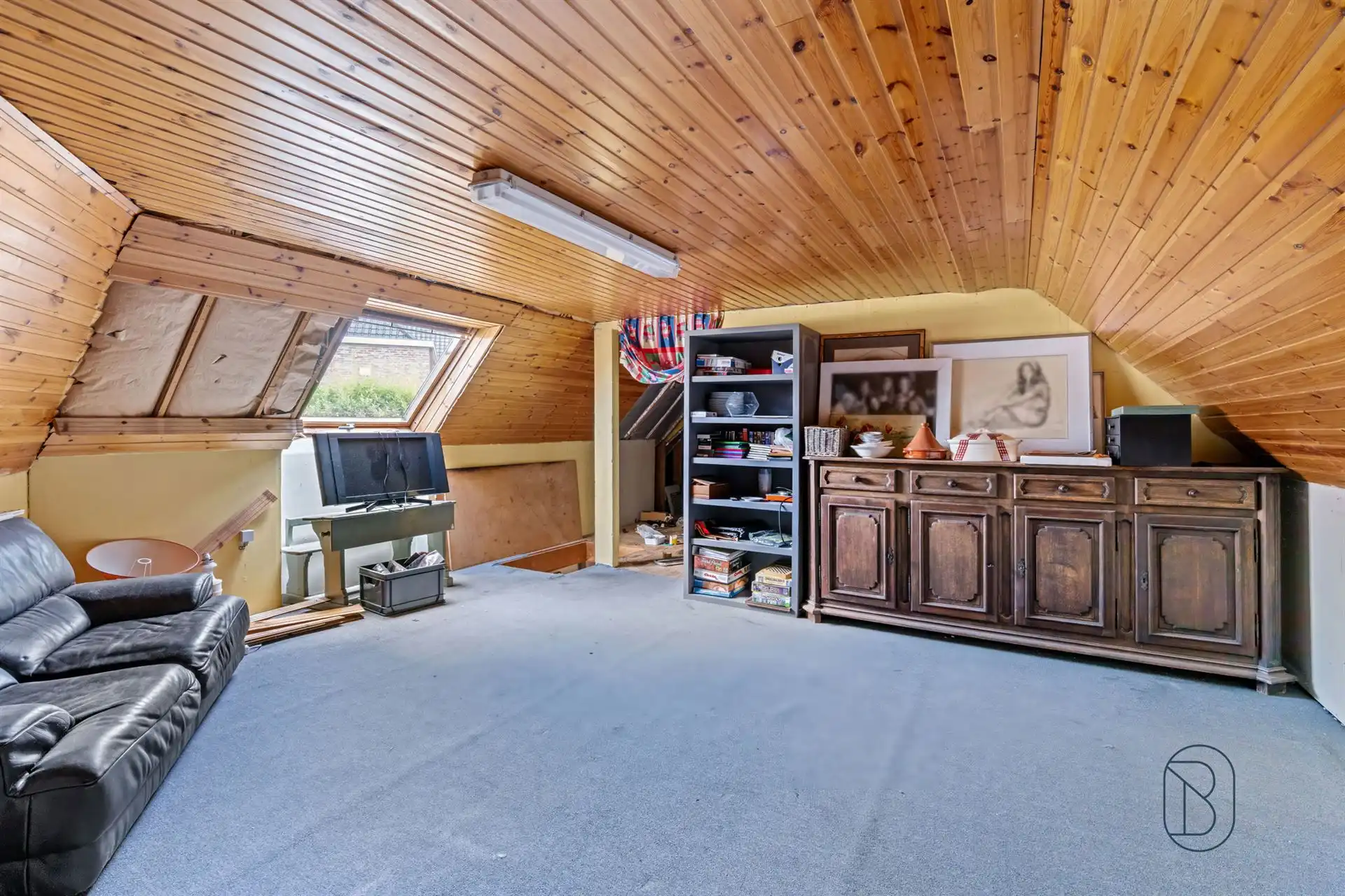 Unieke combinatie van wonen en werken in Sint-Eloois-Vijve! foto 22
