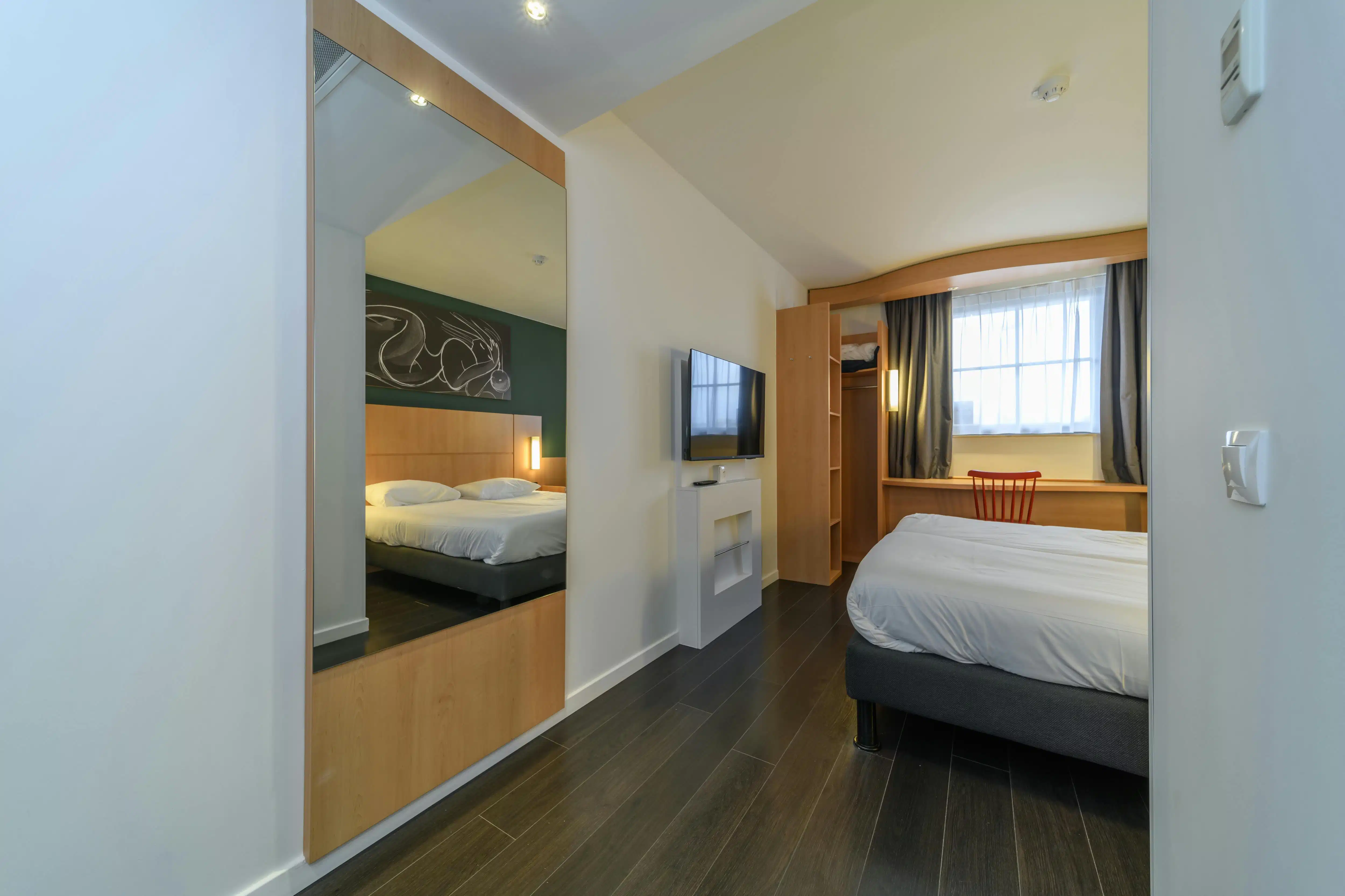 Hotelkamer te koop in Ibis De Panne foto 3