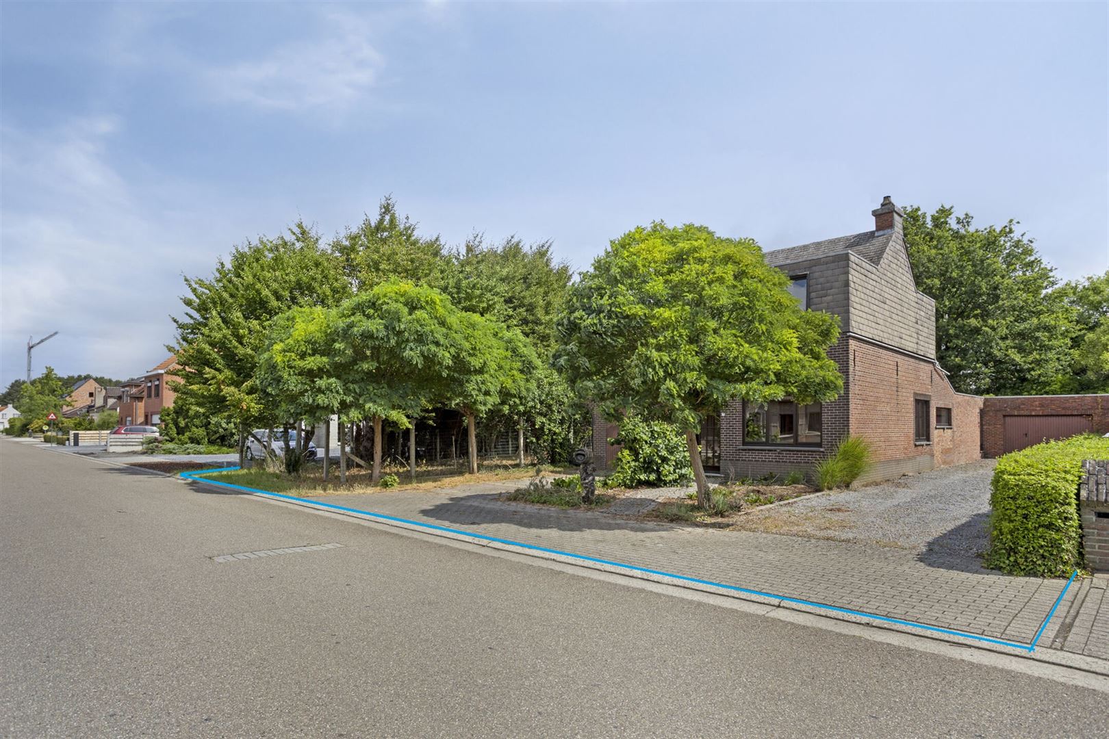 Hoofdfoto van de publicatie: TE KOOP: Te renoveren woning op een perceel van 11a33ca!