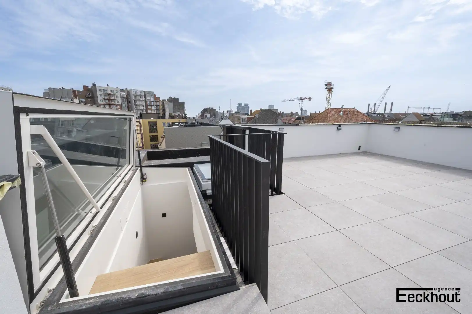Sublieme penthouse in standingvolle residentie Derycker in hartje Oostende foto 27