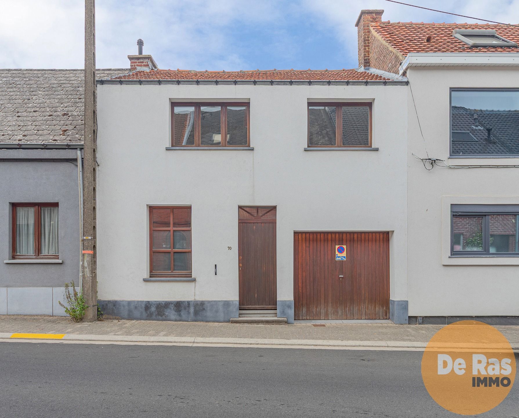 Hoofdfoto van de publicatie: HAALTERT - Verder af te werken woning met 3 slpk en tuin!