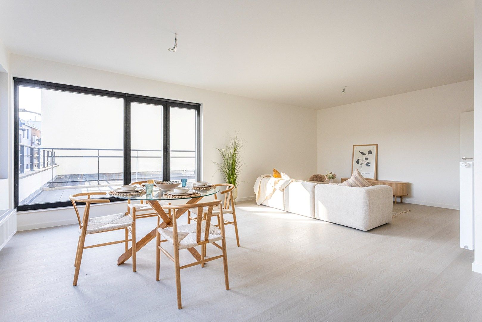 Vernieuwbouw appartement (1v) met 3 slaapkamers en twee terrassen!  foto {{pictureIndex}}