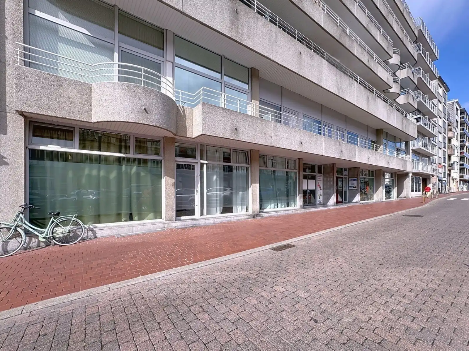 Verhuurd handelspand (650m²) langs de Zeedijk, inclusief 3 studio's! foto 18