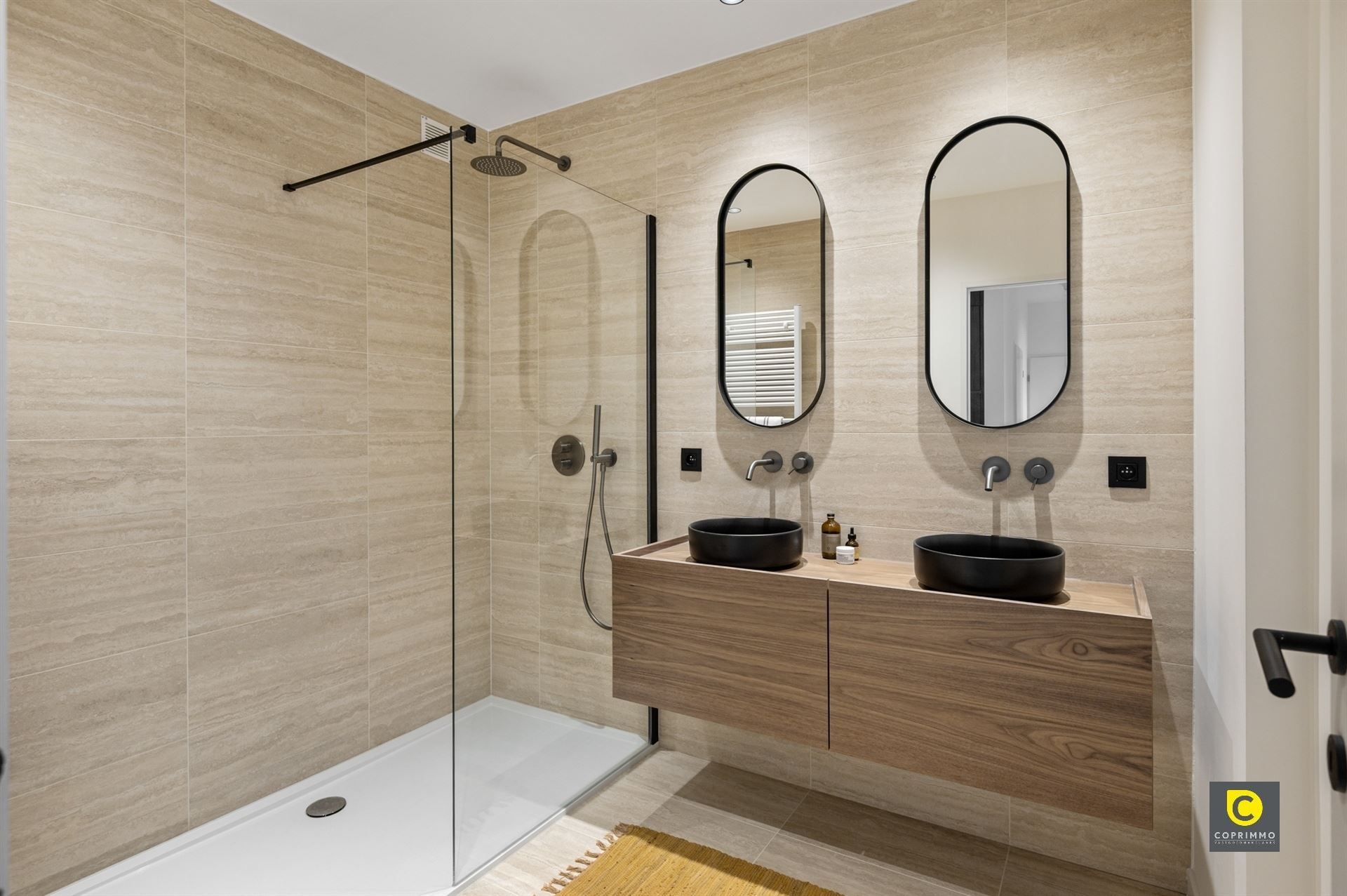 Prachtig gerenoveerd 3 slaapkamer appartement met 2 terrassen te Fruithoflaan! foto 5