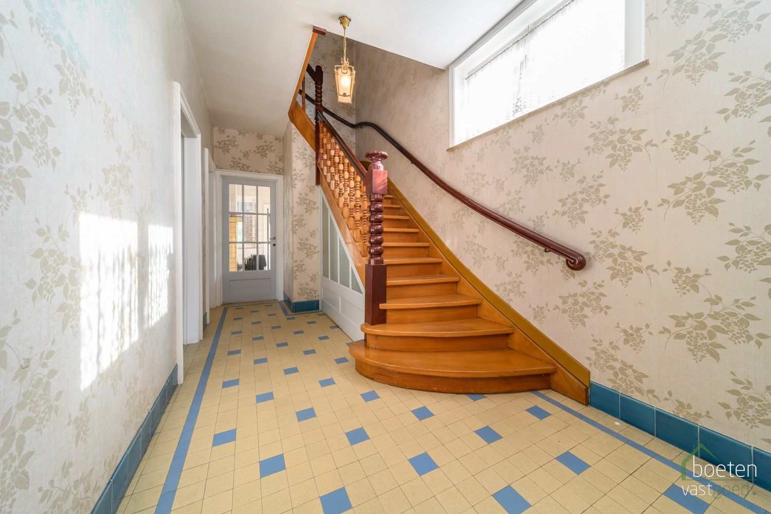 Alveringem: woonhuis op mooie centrale ligging, met een zalige diepe tuin op 834m² grondoppervlakte, renovatieproject met heel wat potentieel! foto 6