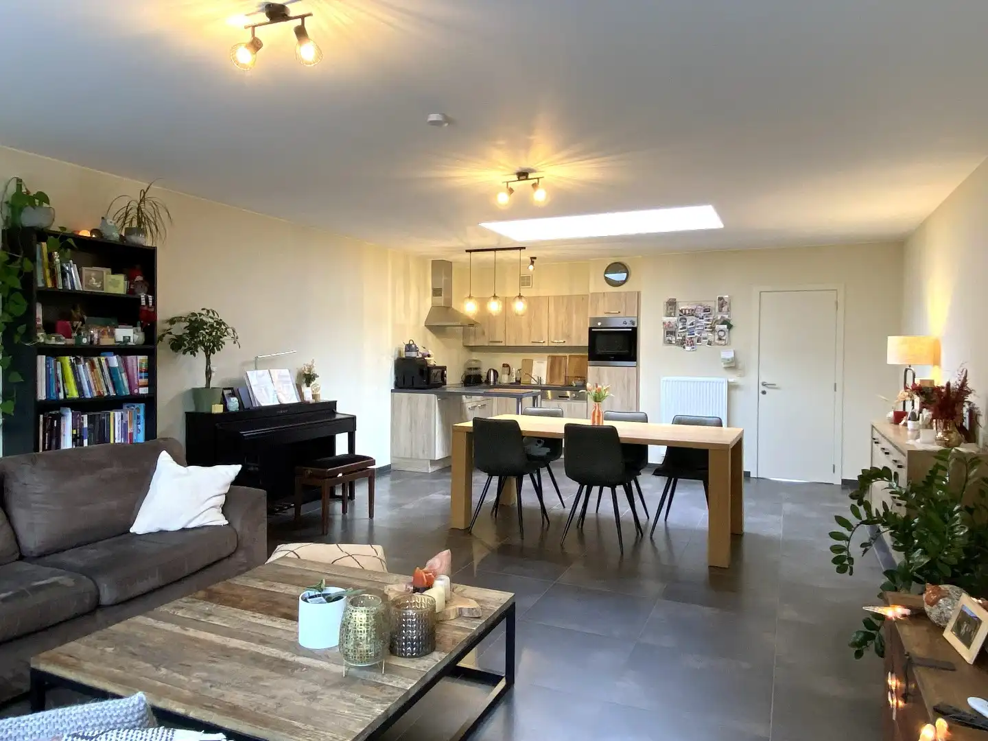 INSTAPKLARE GEZINSWONING MET 3 SLPKS | GARAGE EN TUIN foto 4