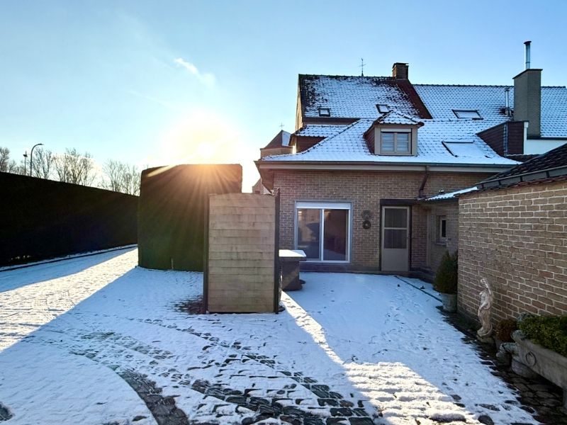 Ruime woning met 3 slaapkamers en dubbele garage foto 32