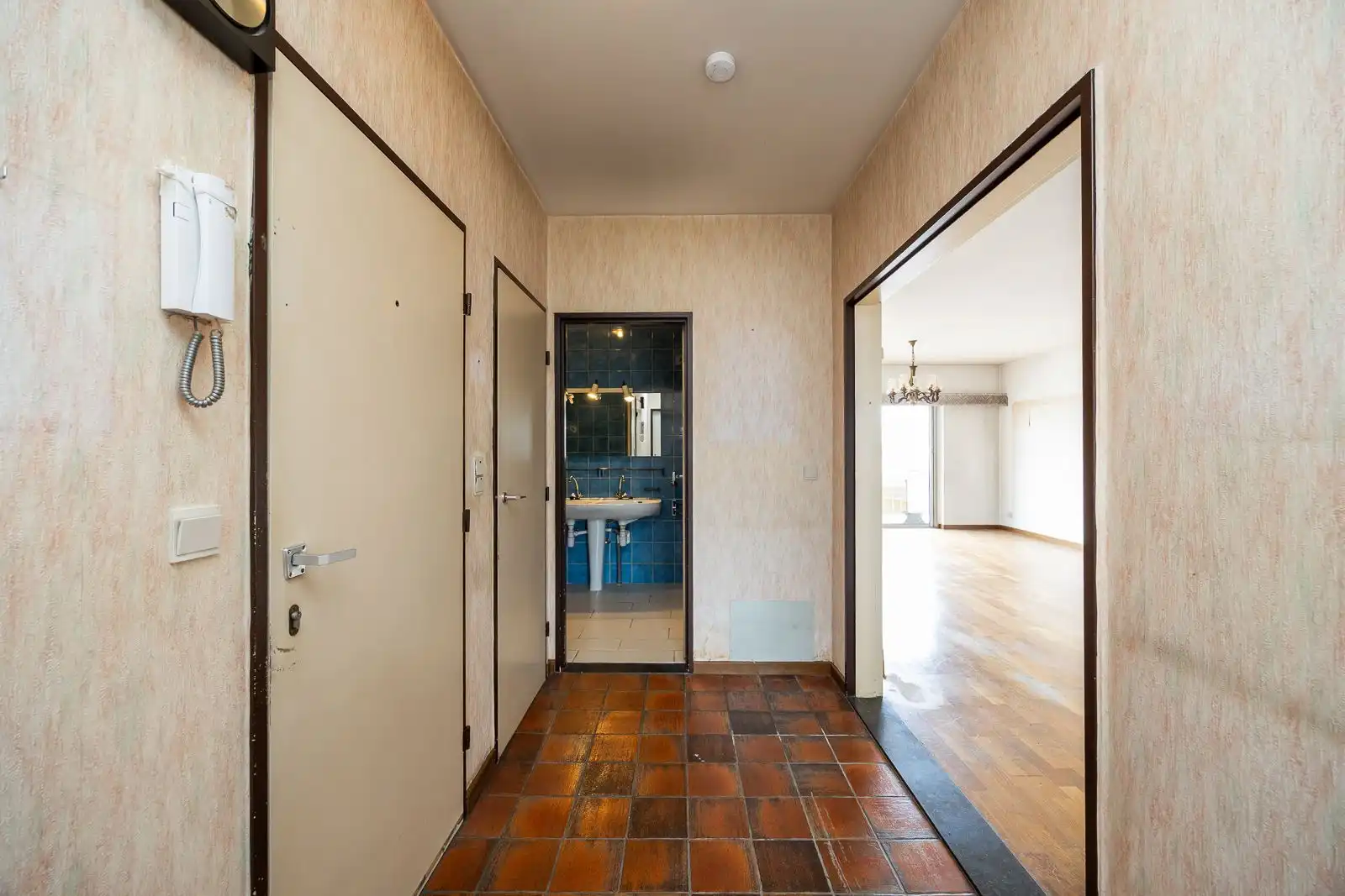 Ruim 3-slaapkamerappartement met renovatiepotentieel! foto 9
