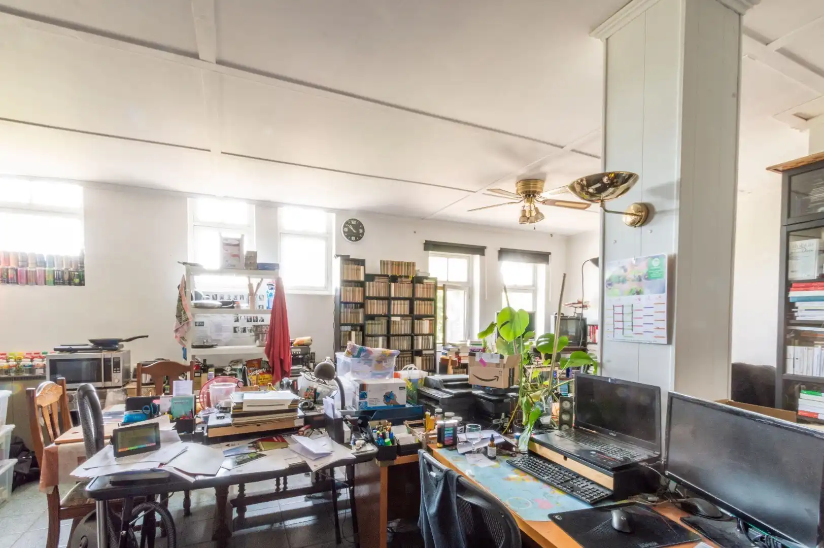 WERKPLAATS/LOODS (472m²) & KANTOOR + APP ! foto 9