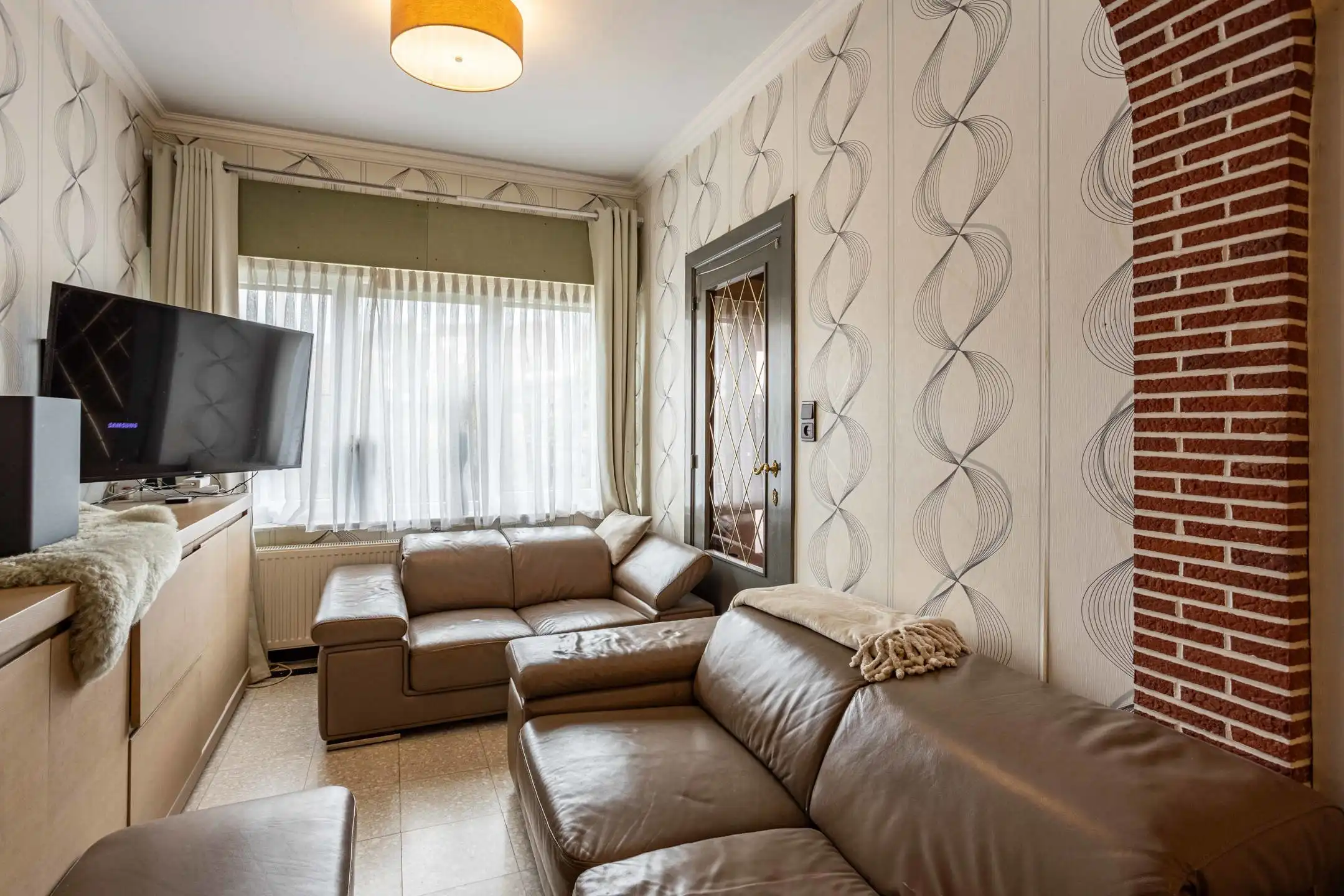 Karaktervolle woning met tuin & parkeermogelijkheid foto 3