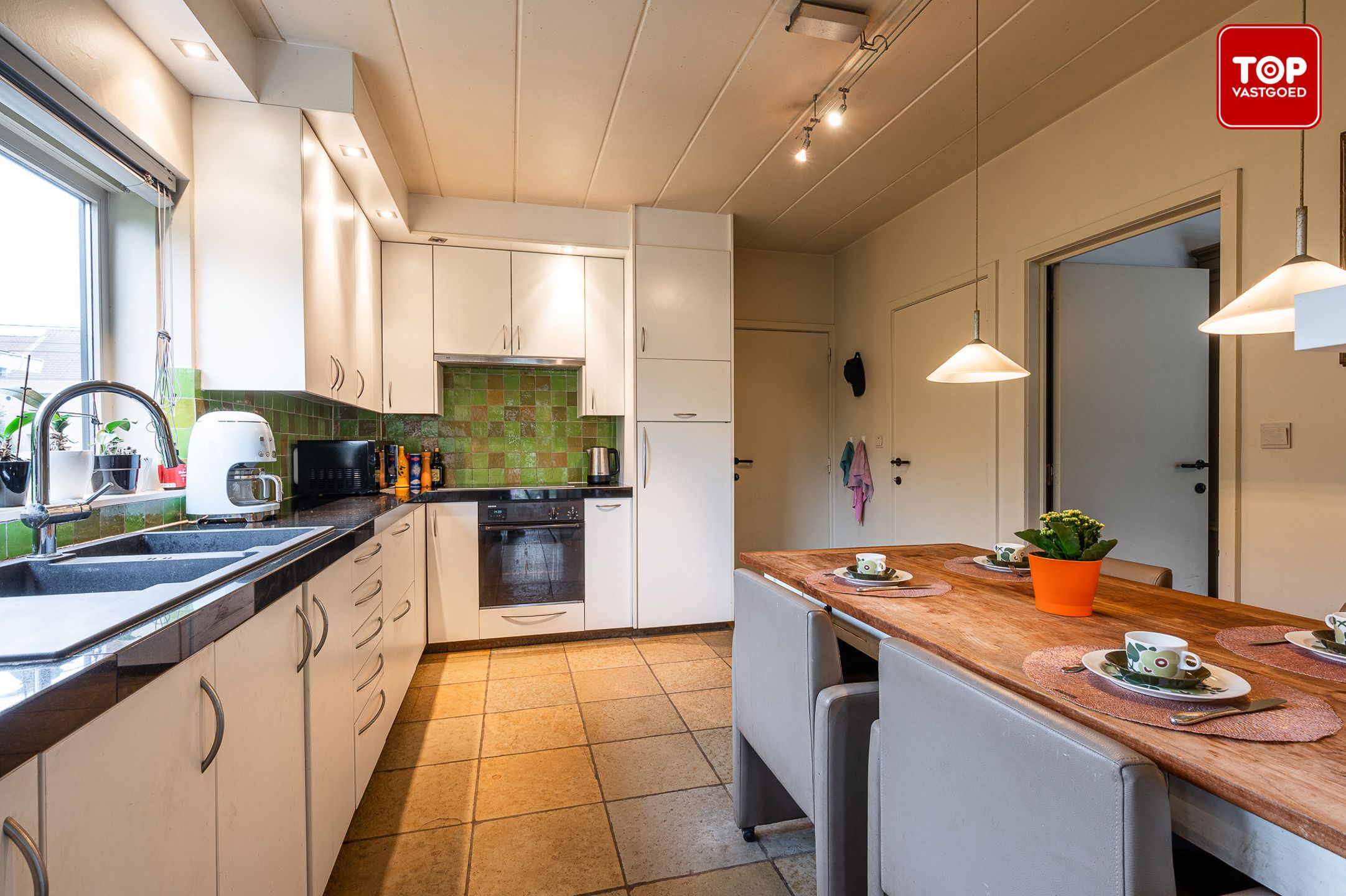 Ruime en lichtrijke villa met praktijkruimte en grote tuin nabij Gent foto 11