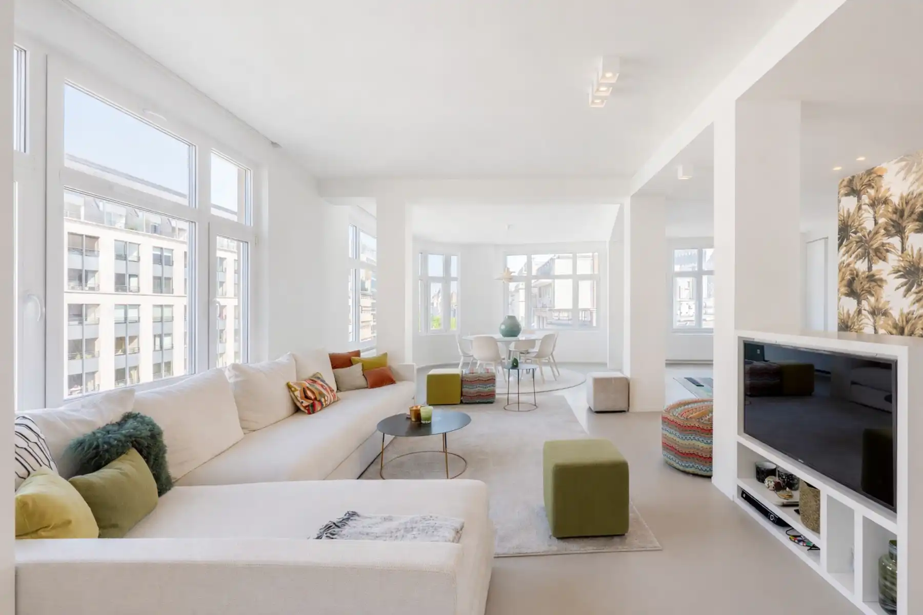 Luxueus gerenoveerd appartement in befaamde Meirbuilding foto {{pictureIndex}}