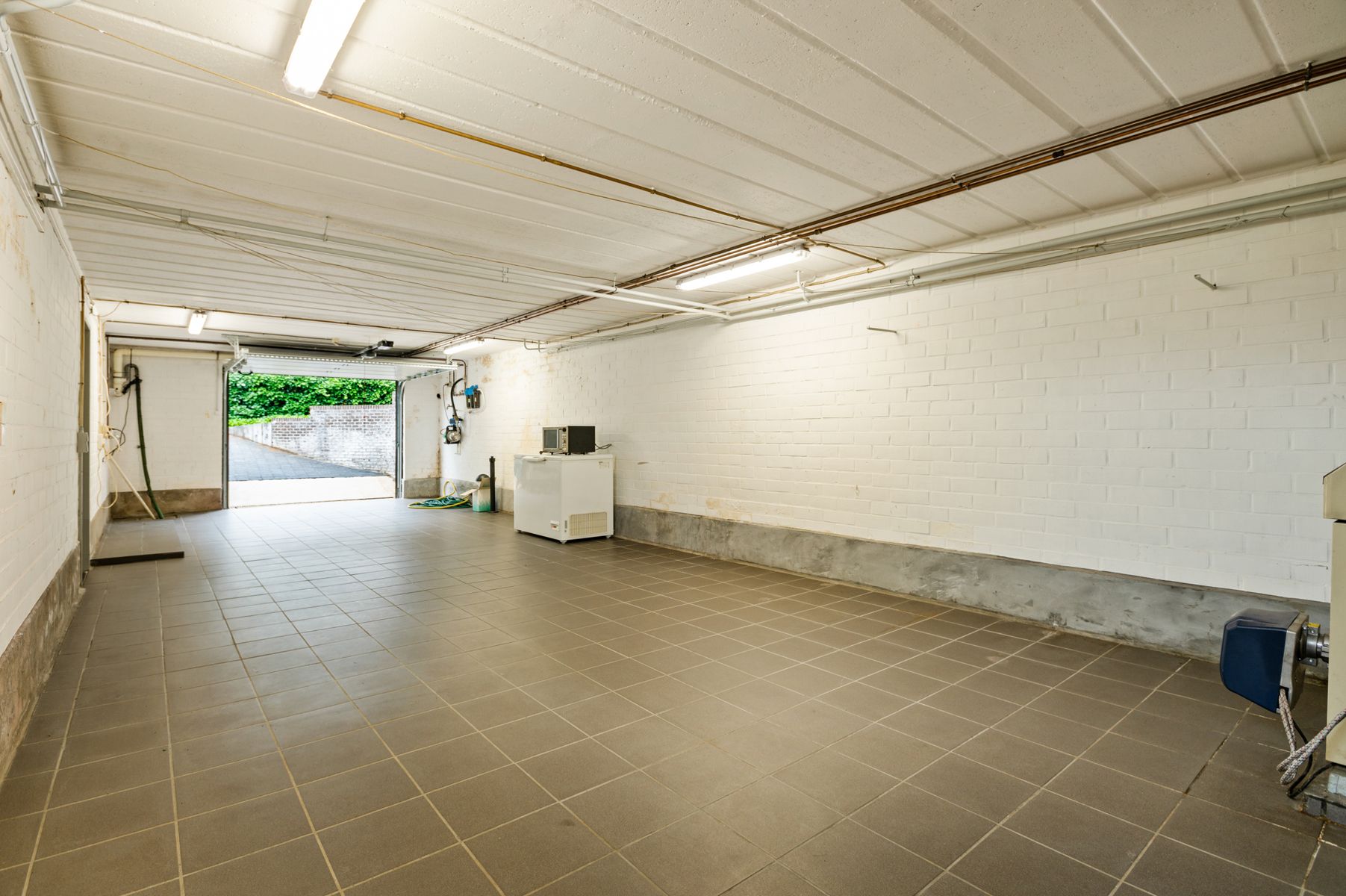 Gelijkvloerse villa met 3 slks op 2800m2 grond foto 19