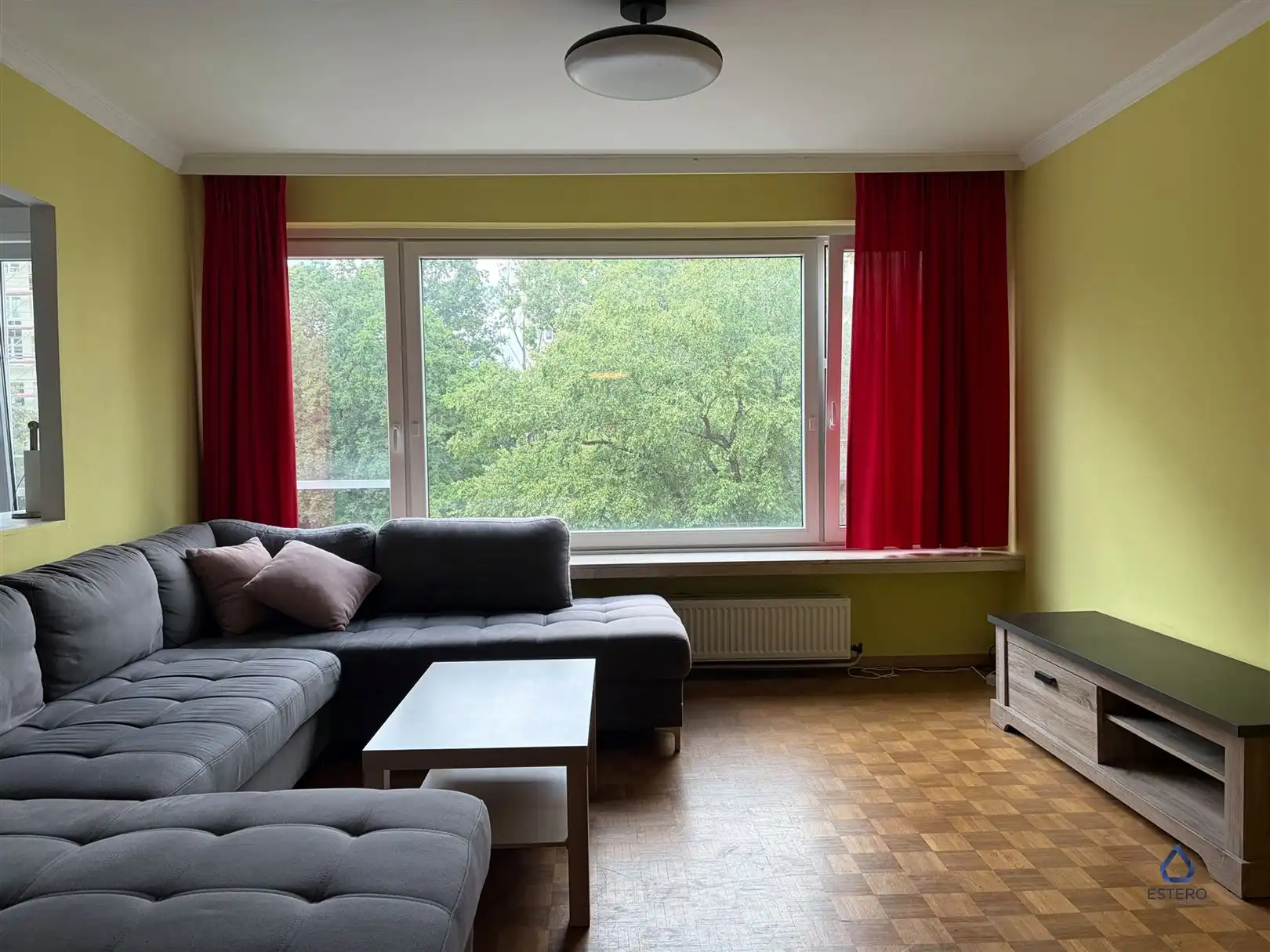 Ruim 2 slaapkamerappartement te Berchem foto 3