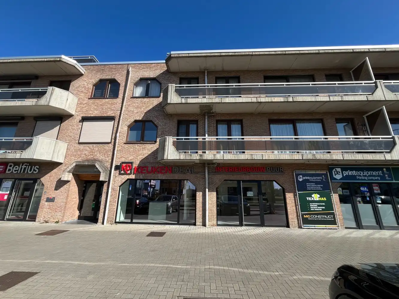 showroom 164m² foto 3