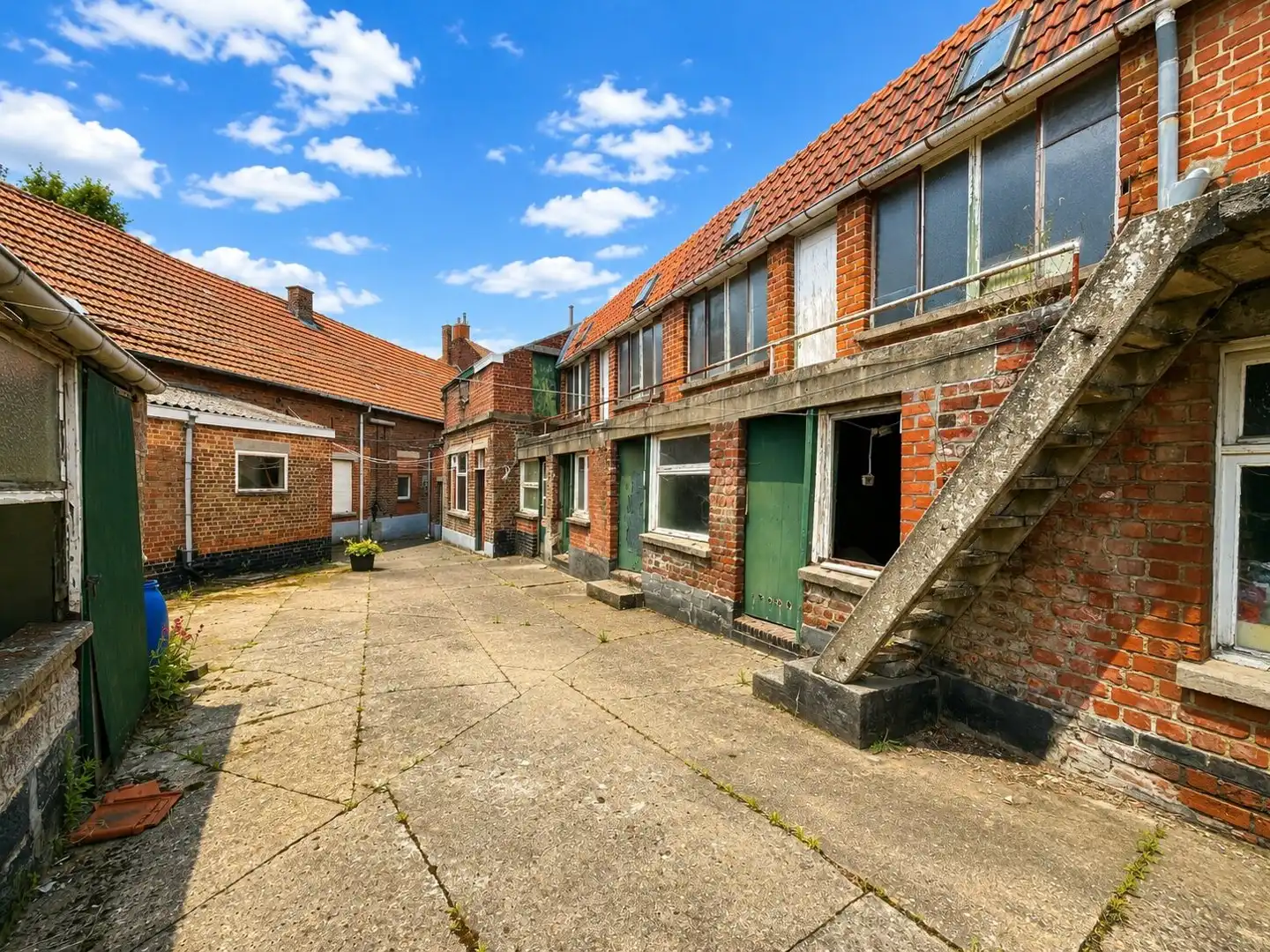 Moorslede - Te renoveren woning op ruim perceel van 537 m² foto 8