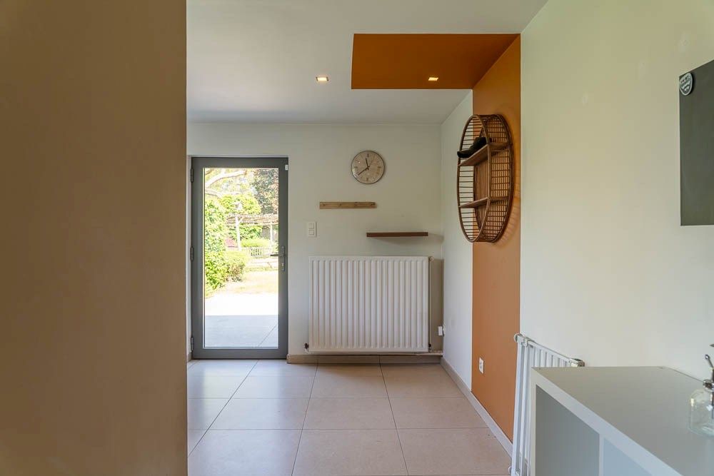 Instapklare villa op 817 m² met ruime tuin in Zeveneken (Lochristi) foto 7