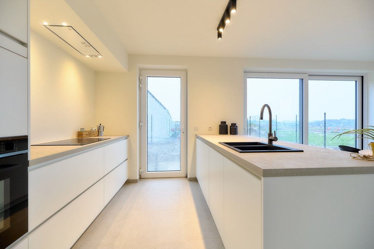 Afgewerkte halfopen nieuwbouwwoning te Roeselare foto 6