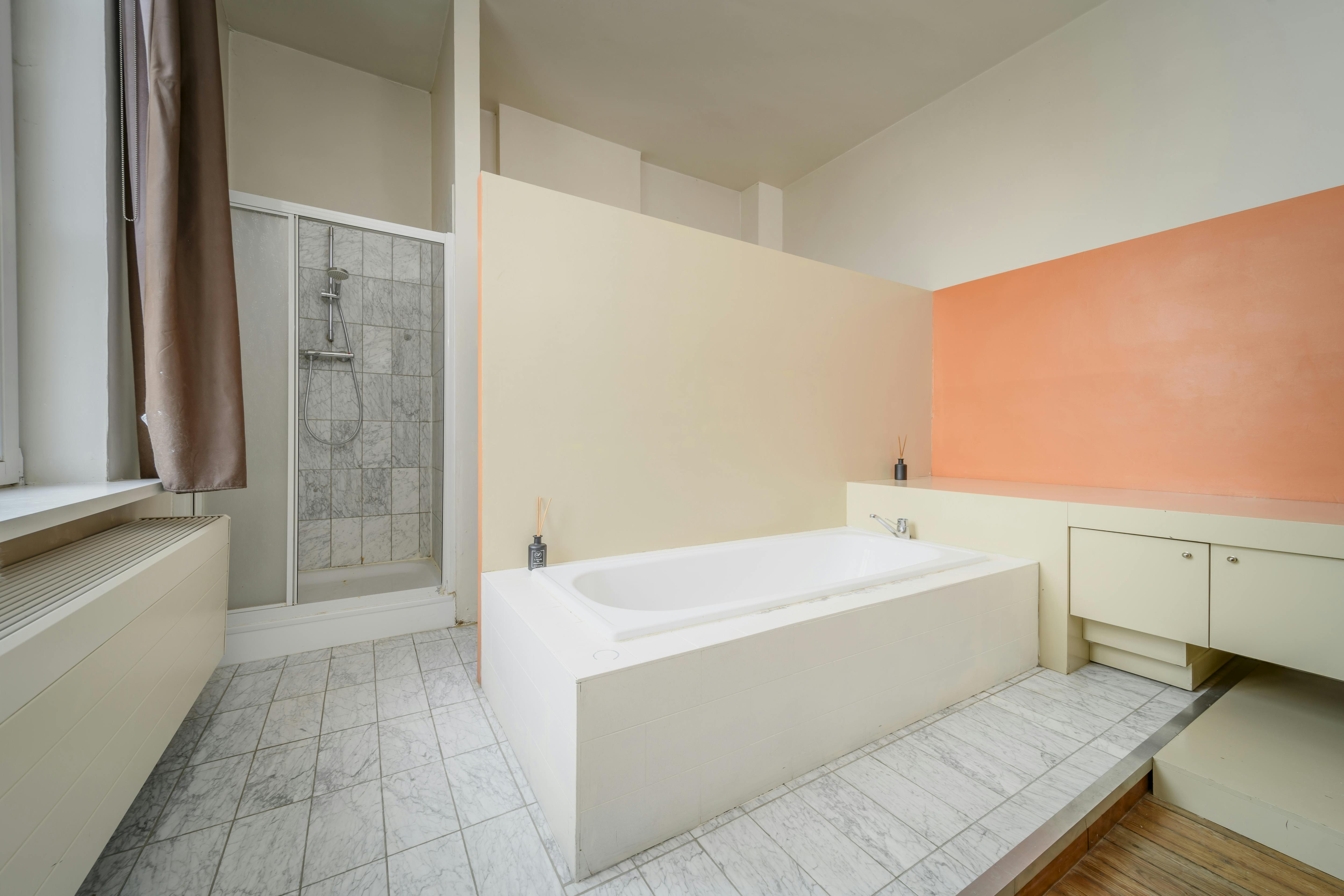 Authentieke herenwoning met 5 slaapkamers, tuin en garage. foto 7