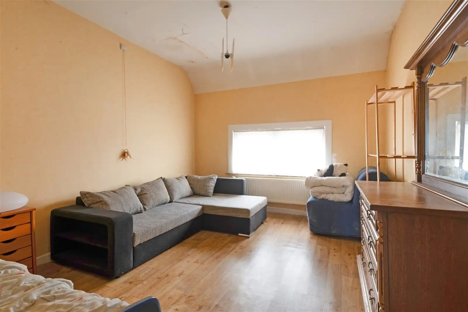 Te renoveren gezinswoning met garage en tuin op 7are55 foto 14