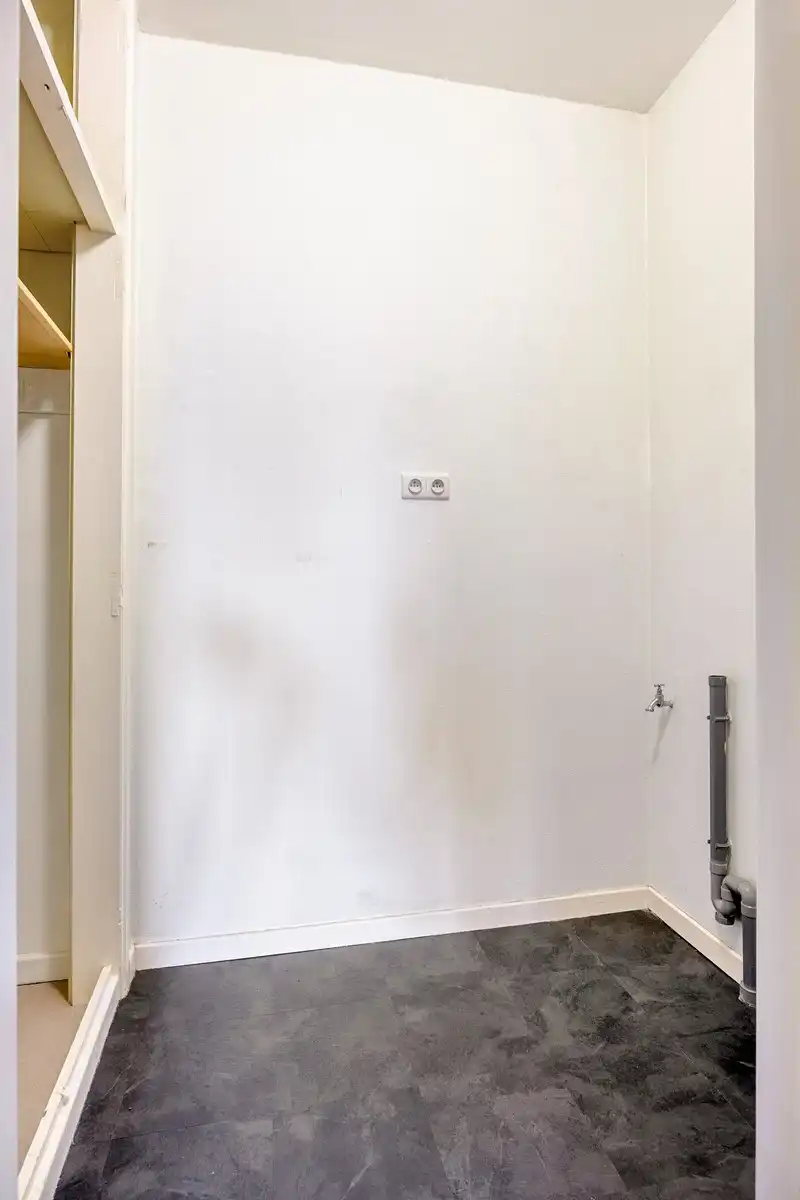 Ruim appartement aan de stadsrand foto 14