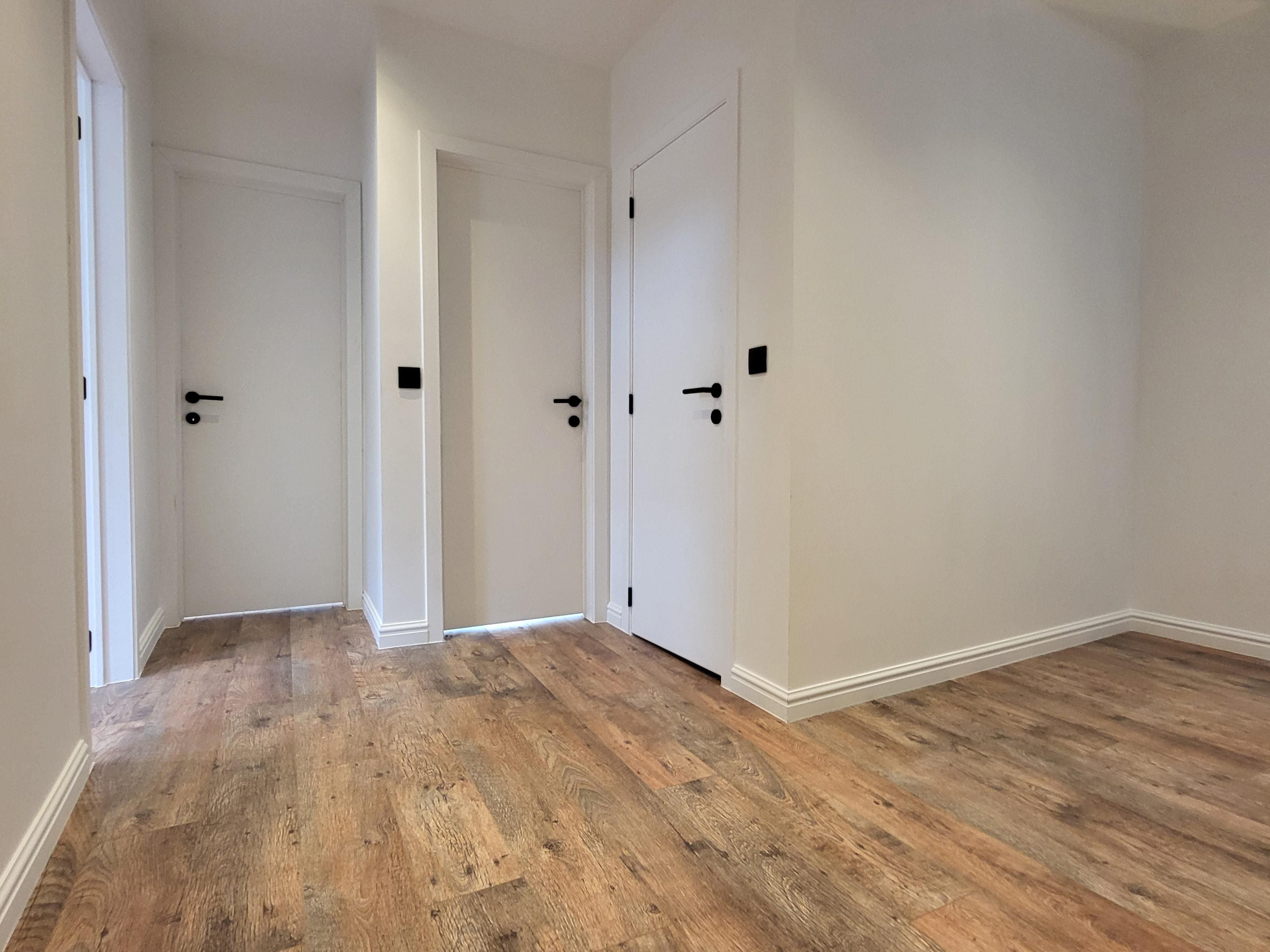 Deze volledig totaal gerenoveerde woning (2024–2025) combineert hedendaags comfort met een hoogwaardige afwerking en biedt maar liefst 5 ruime slaapkamers.  foto 21